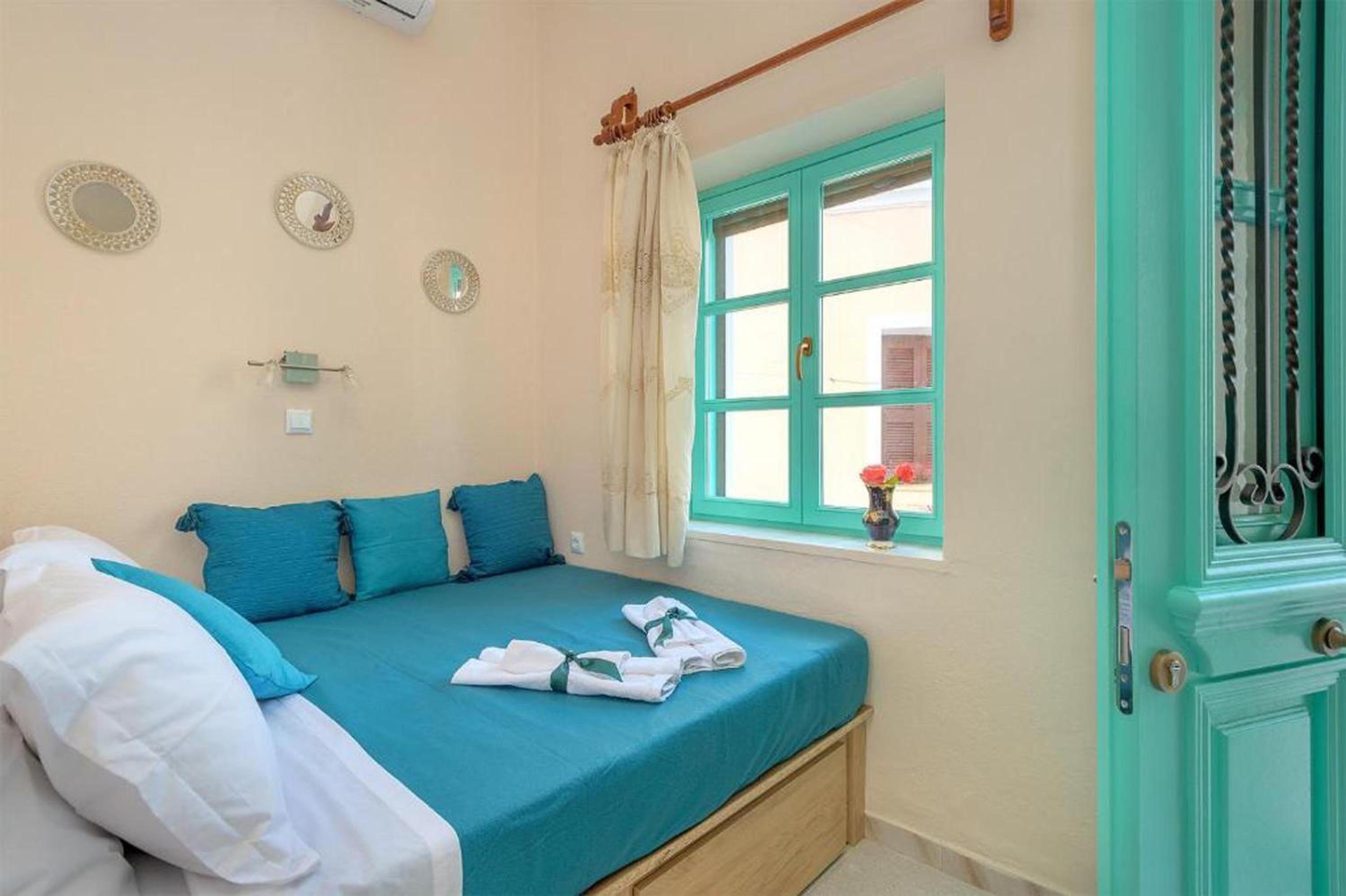One-Bedroom House photo 1