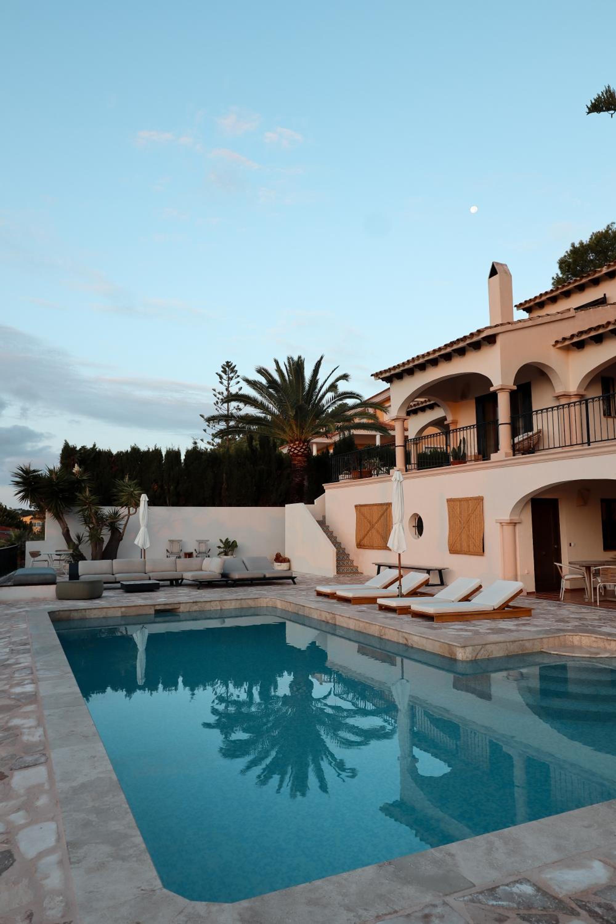 Four-Bedroom Vacation Home photo 2