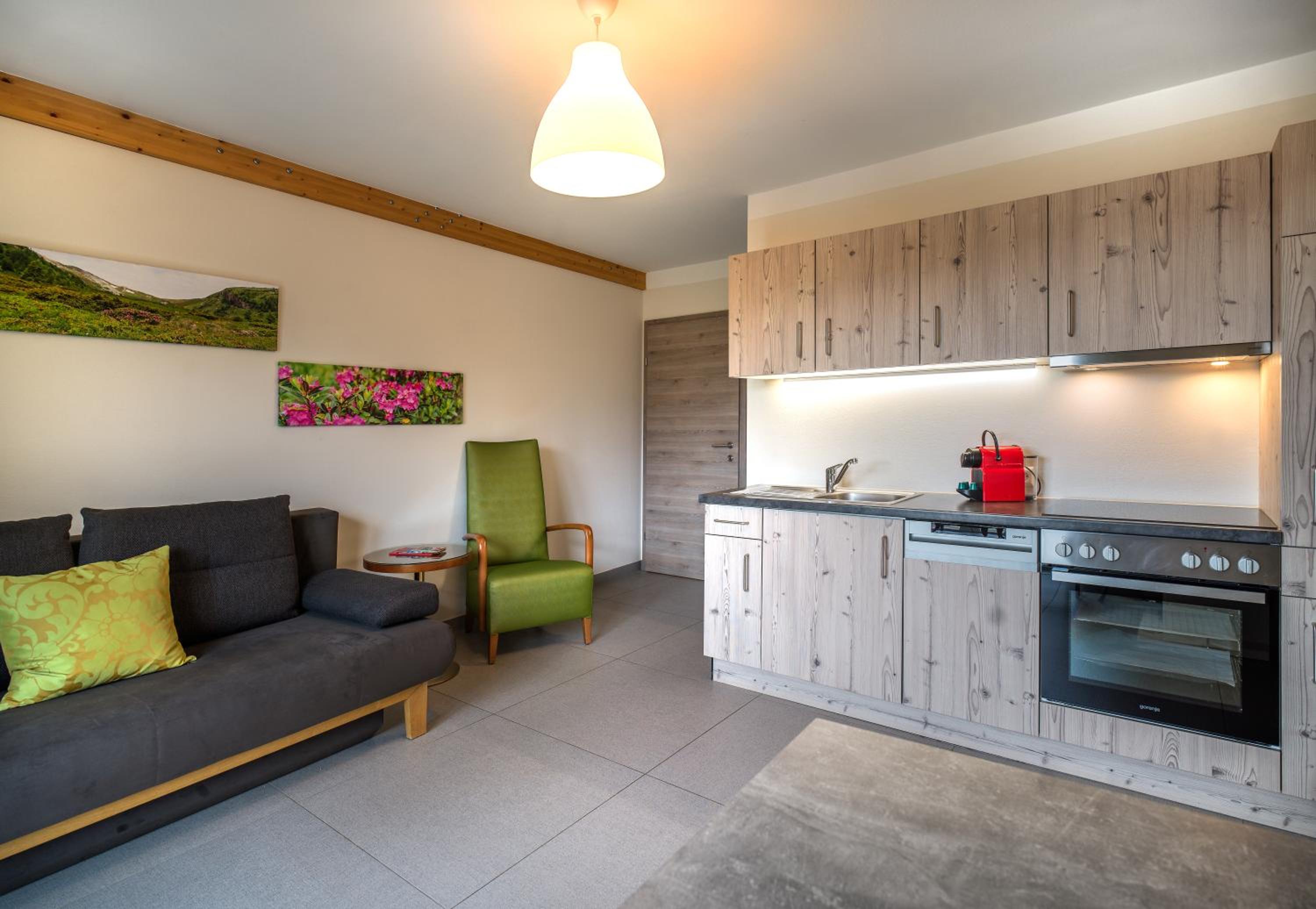 One-Bedroom Apartment - Photo 9