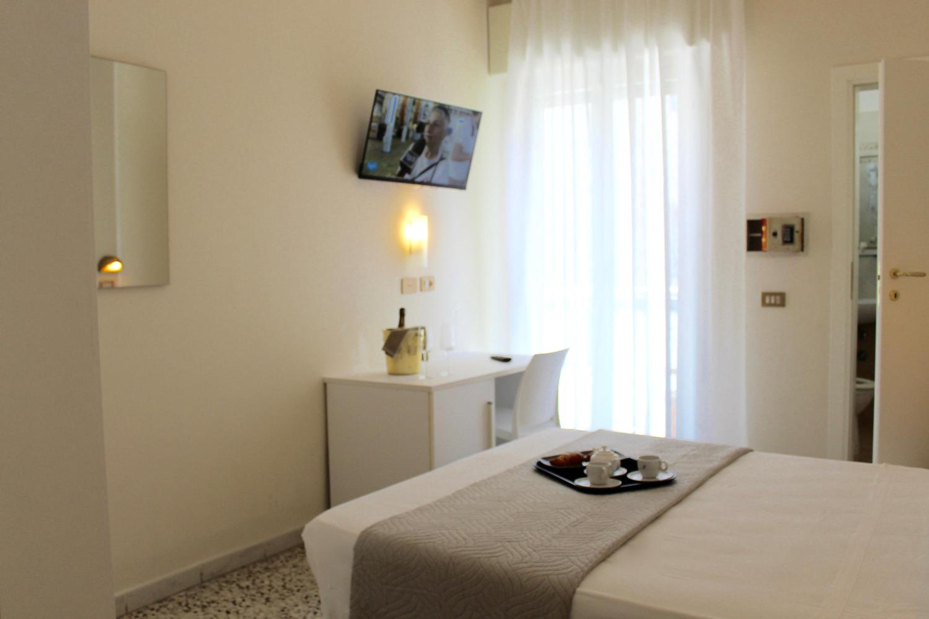 Double Room - Photo 23