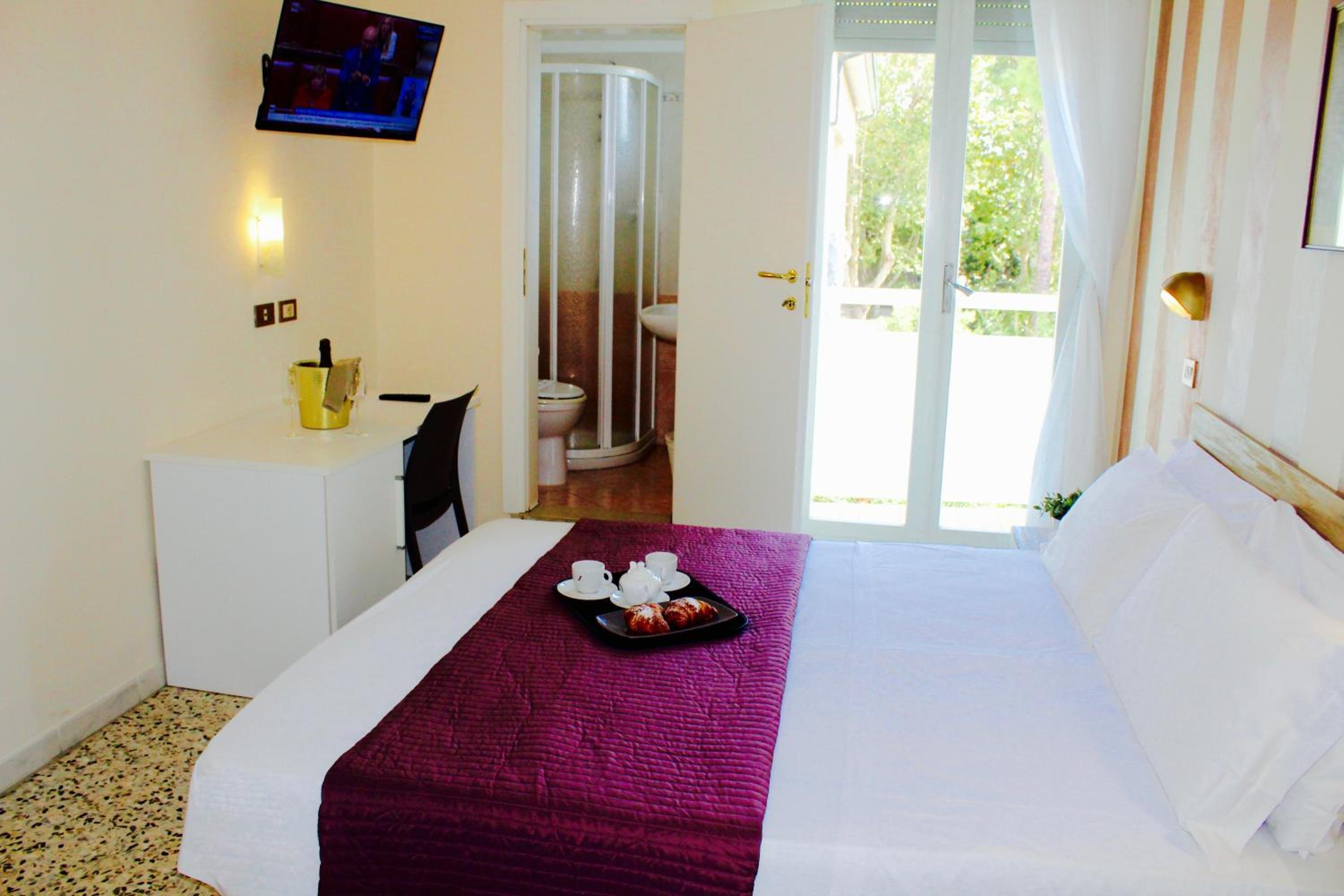 Double Room - Photo 1