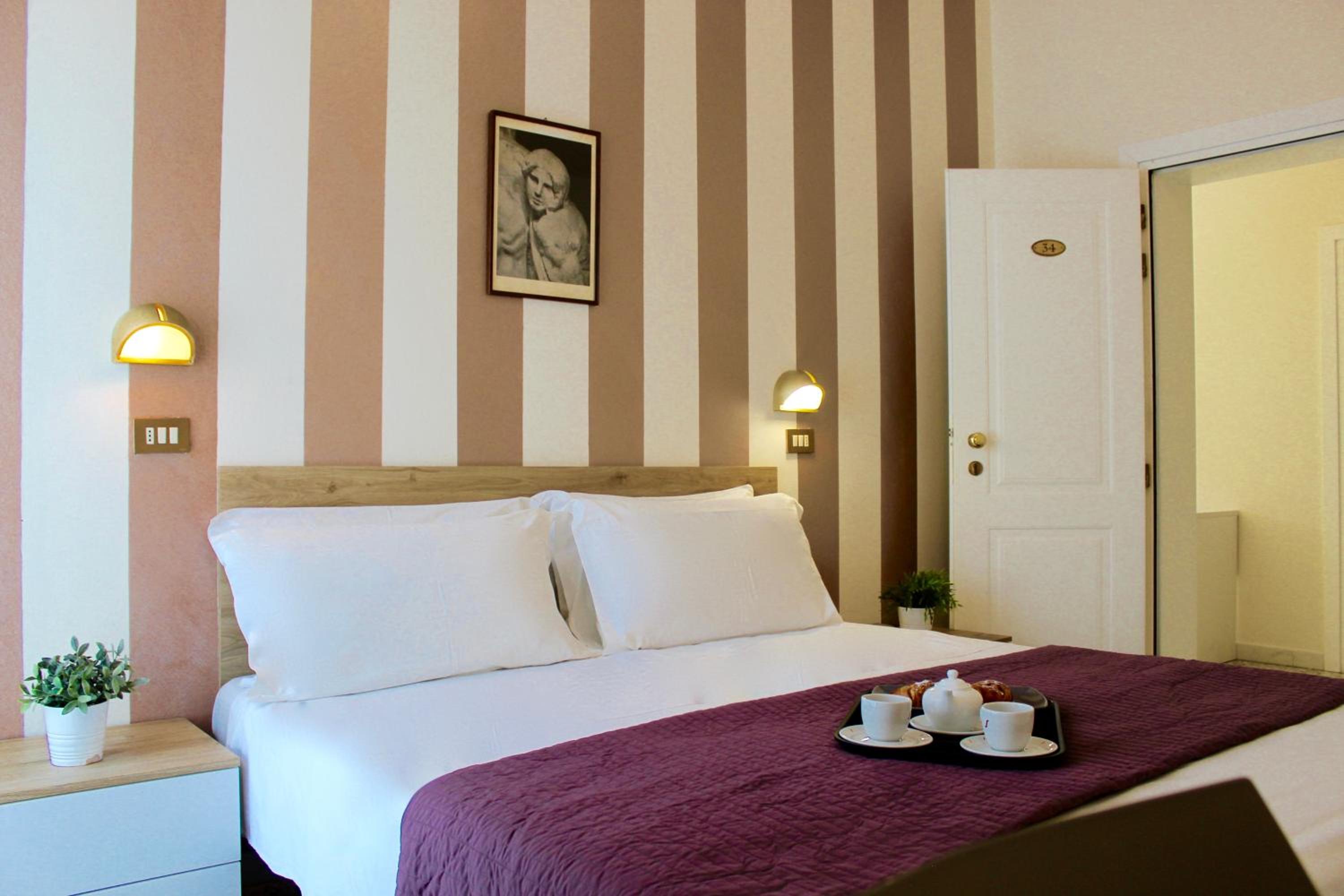 Double Room - Photo 15