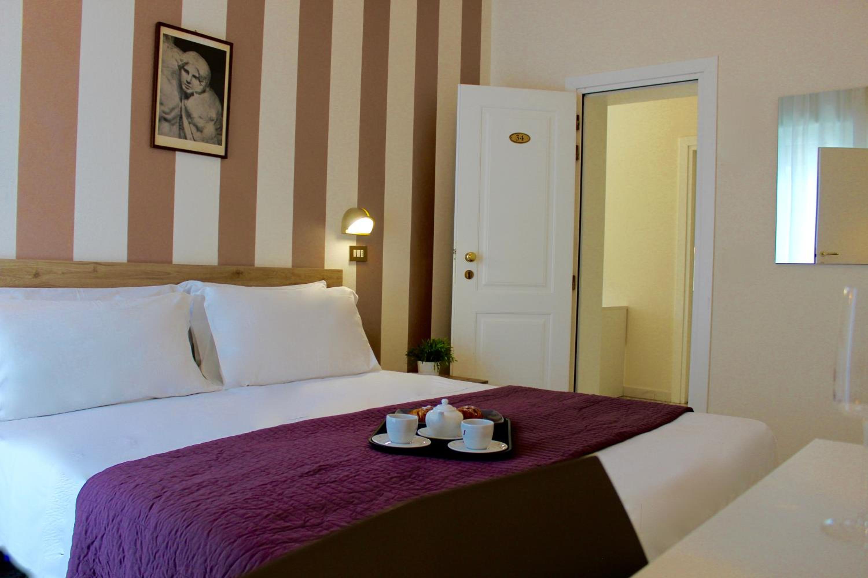 Double Room - Photo 14