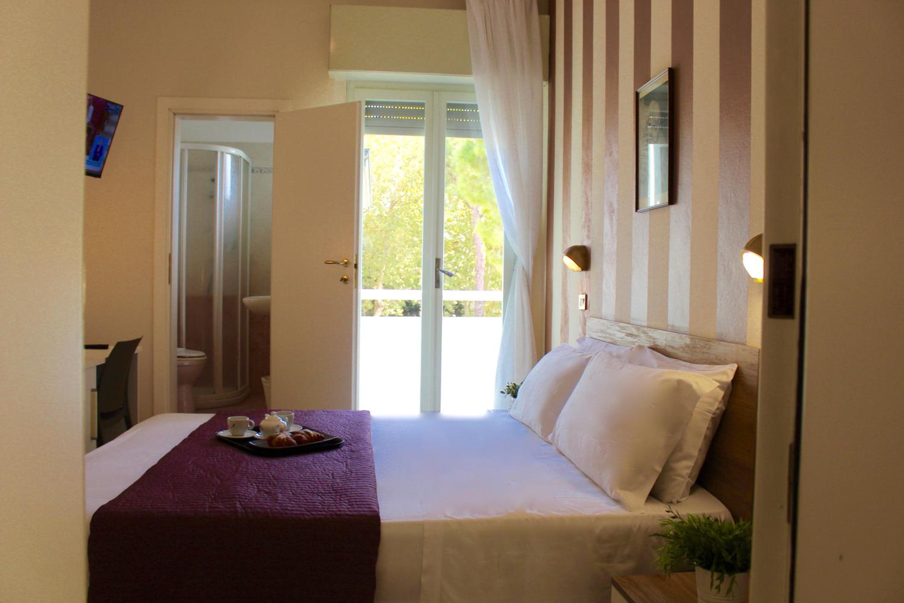 Double Room - Photo 13