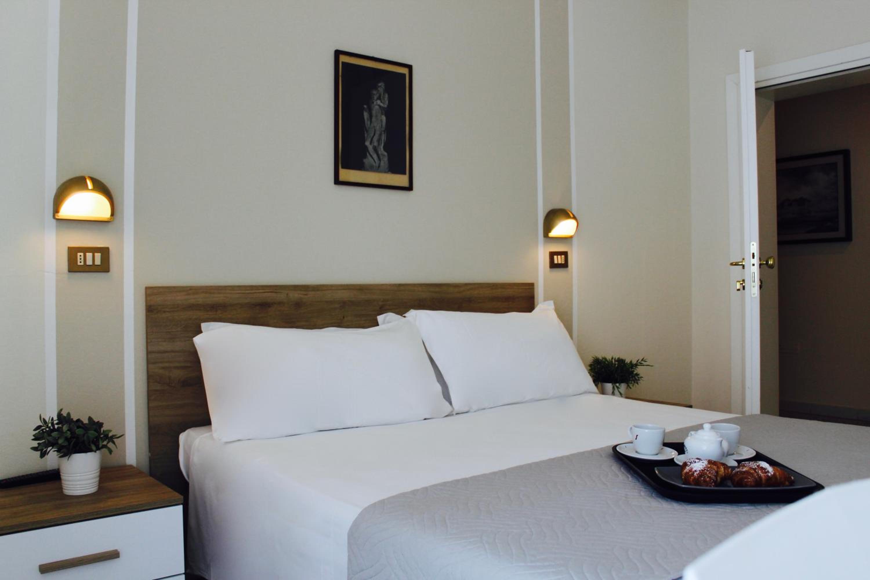 Double Room - Photo 3