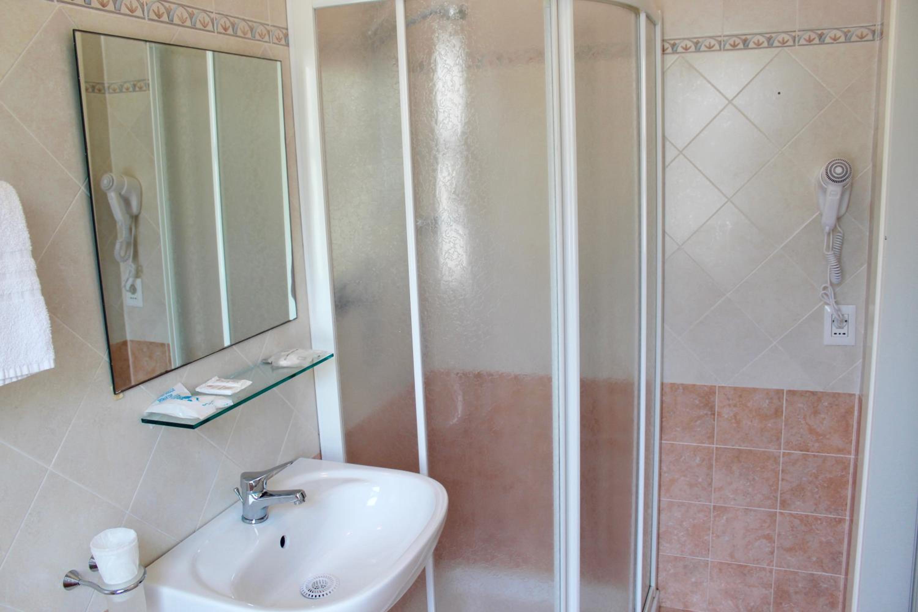 Double Room - Photo 4