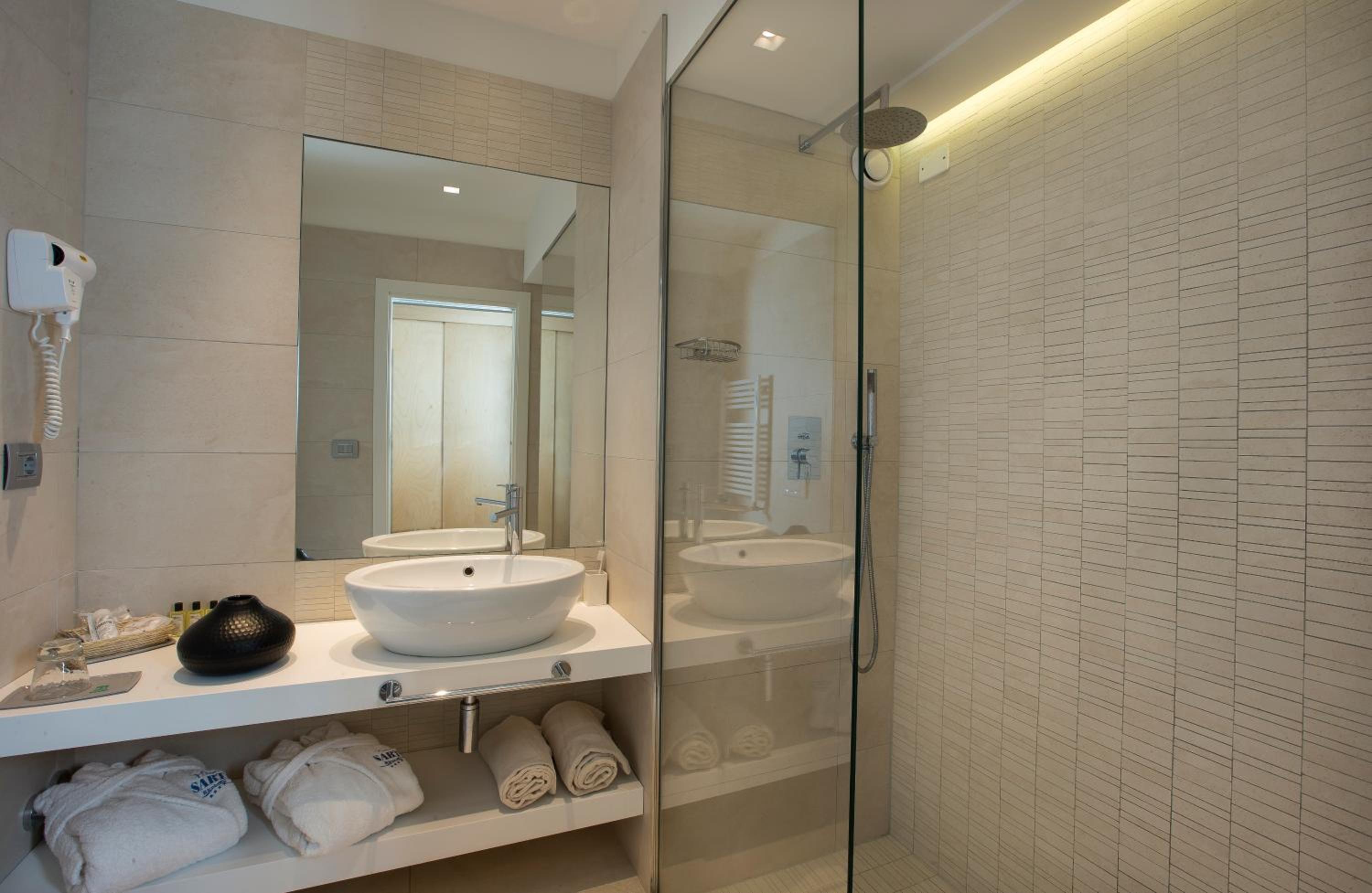 Superior Double or Twin Room with Sea View - Photo 2