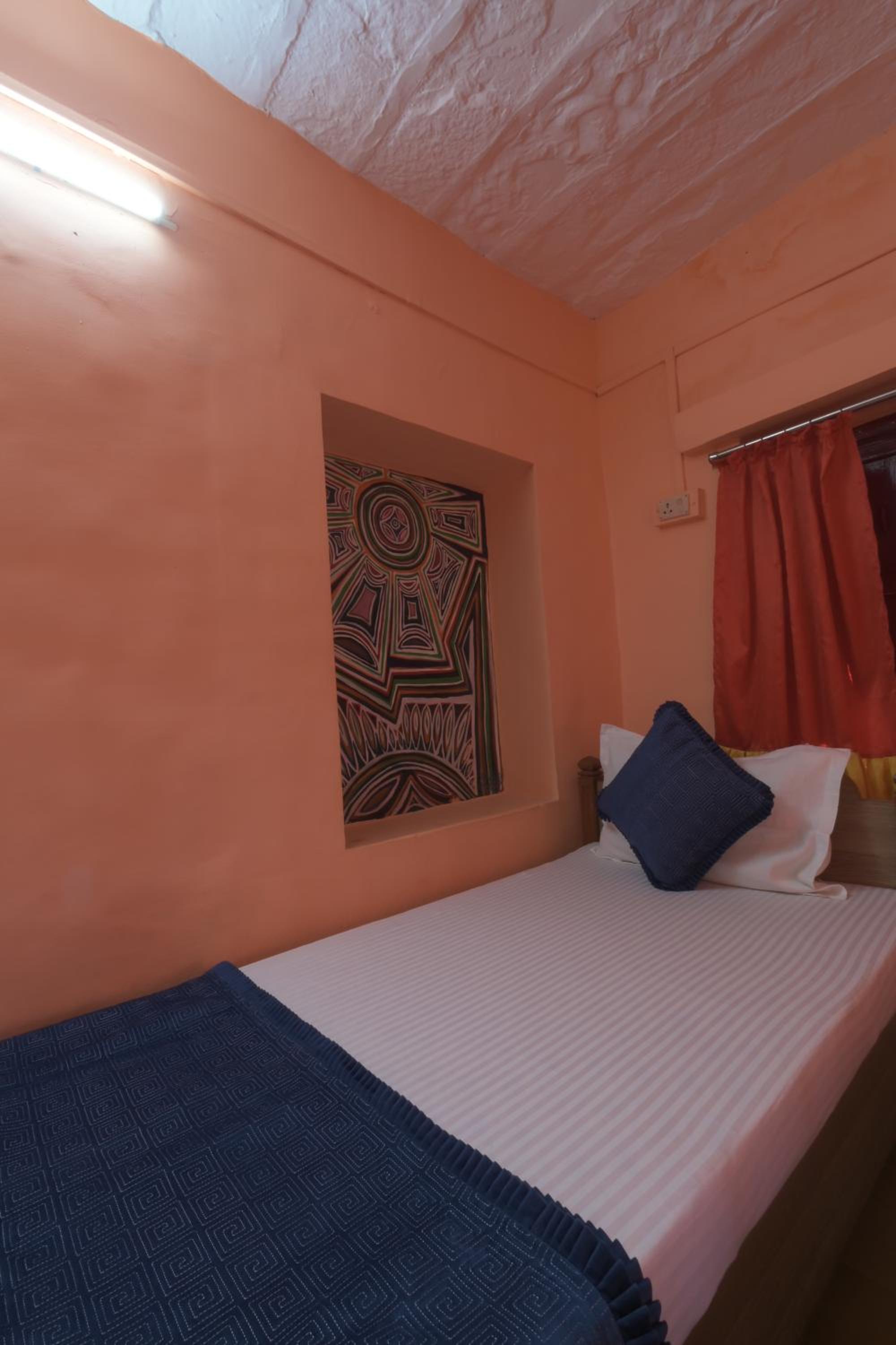 Standard Double Room - Photo 7