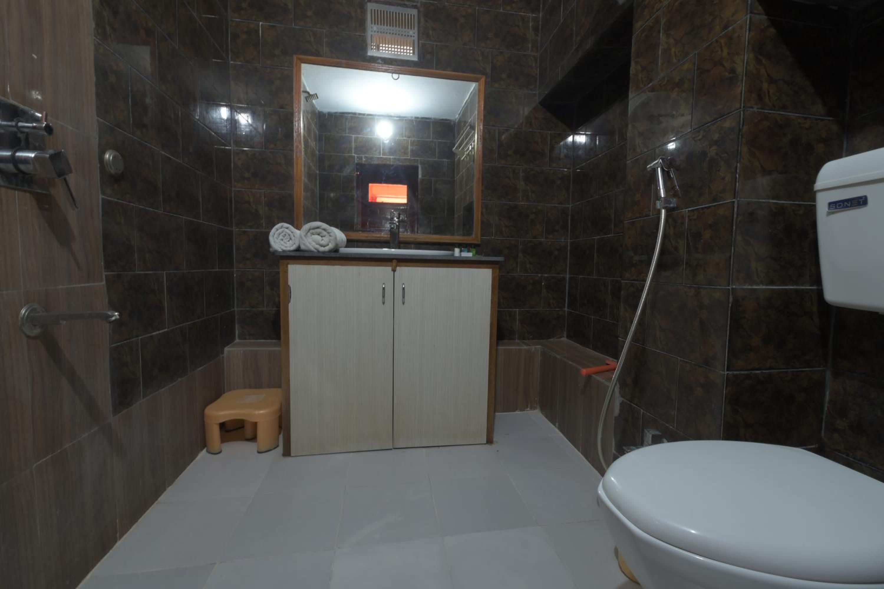 Standard Double Room - Photo 4