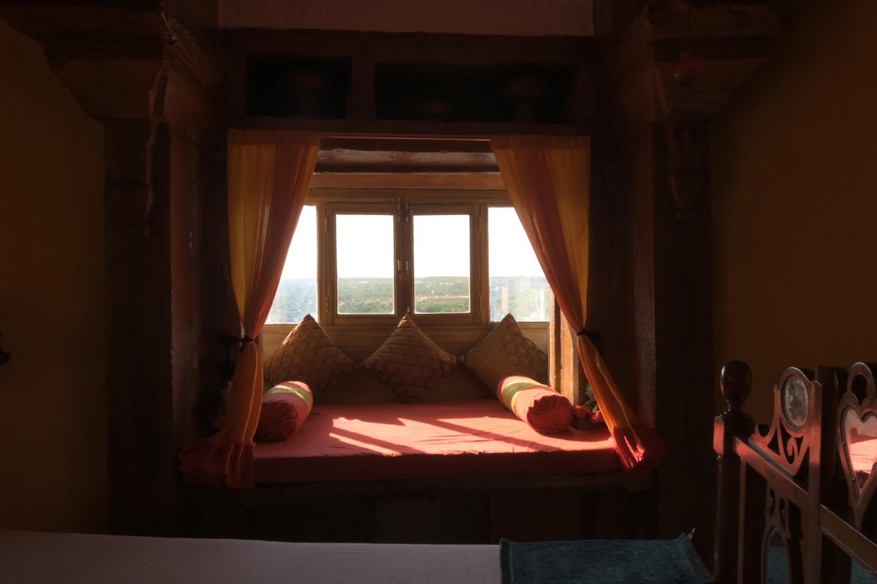 Suite - Photo 11