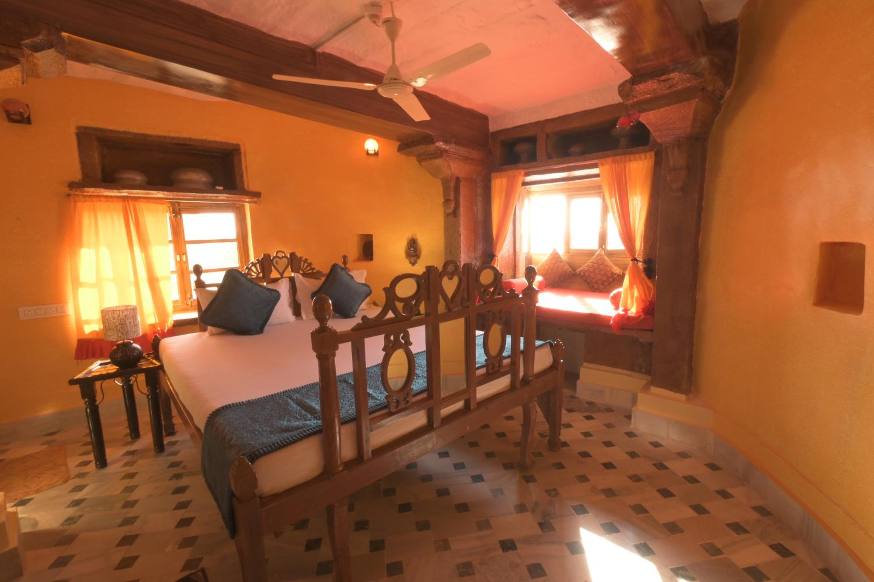 Suite - Photo 10