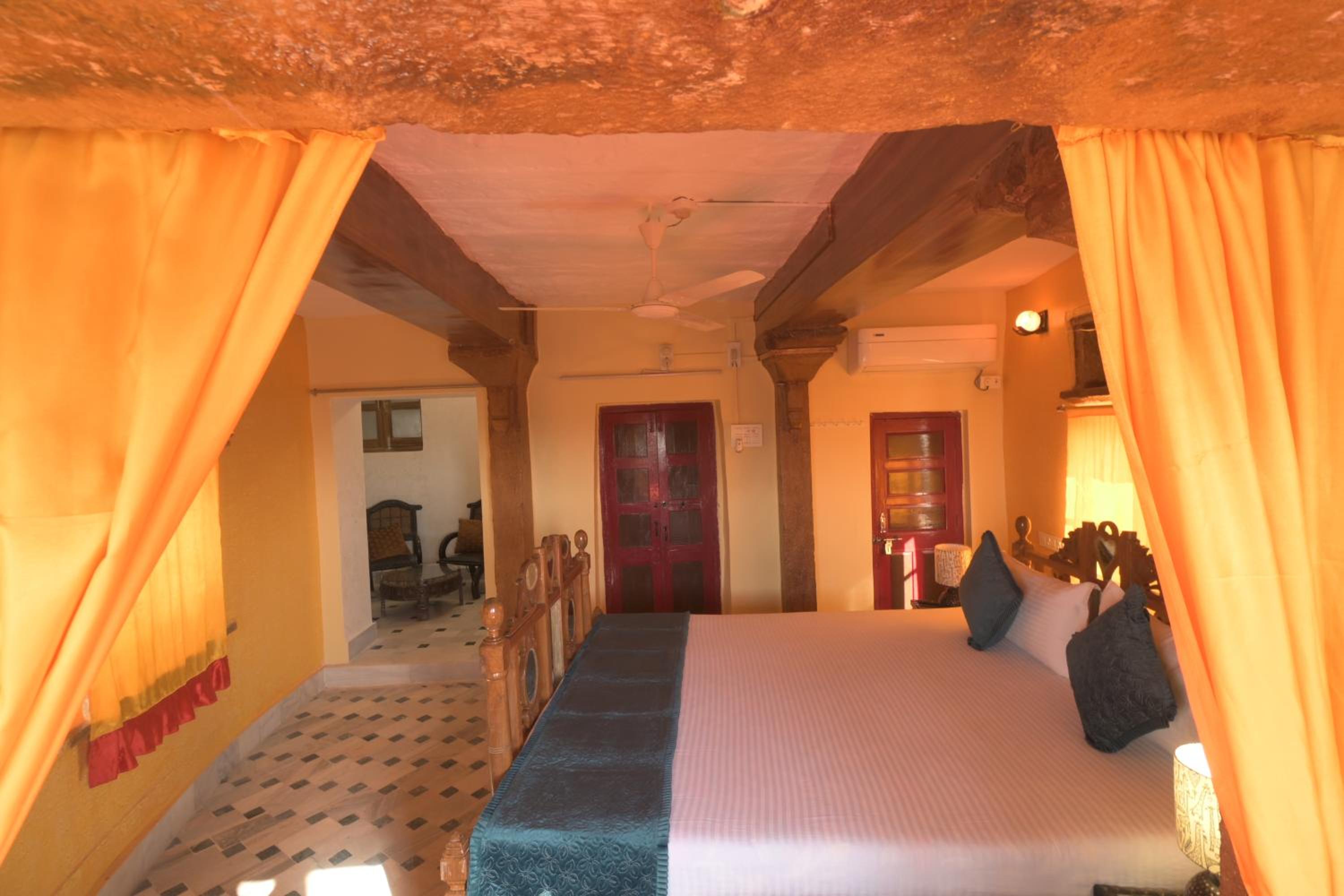 Suite - Photo 9
