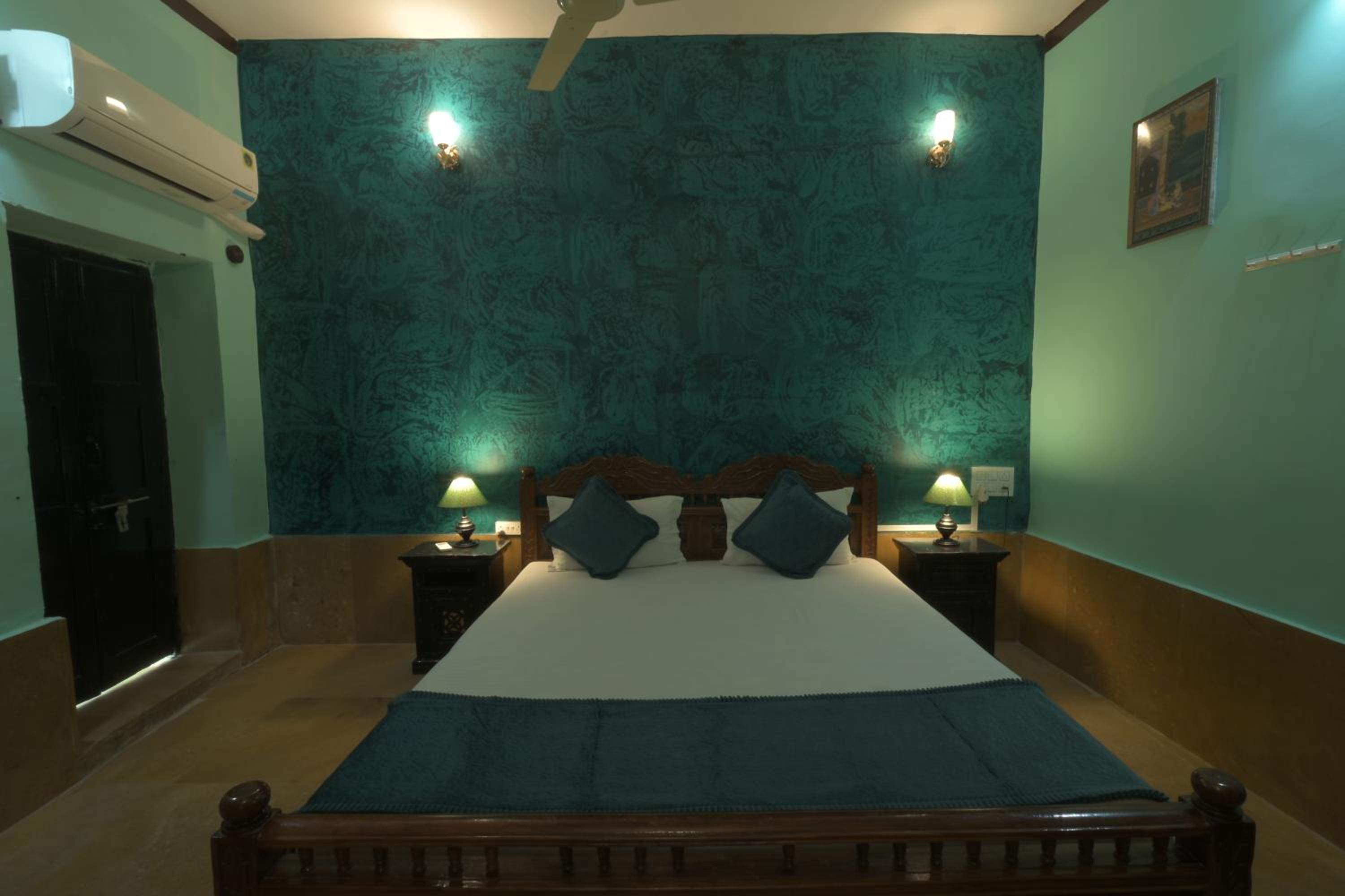 Suite - Photo 2