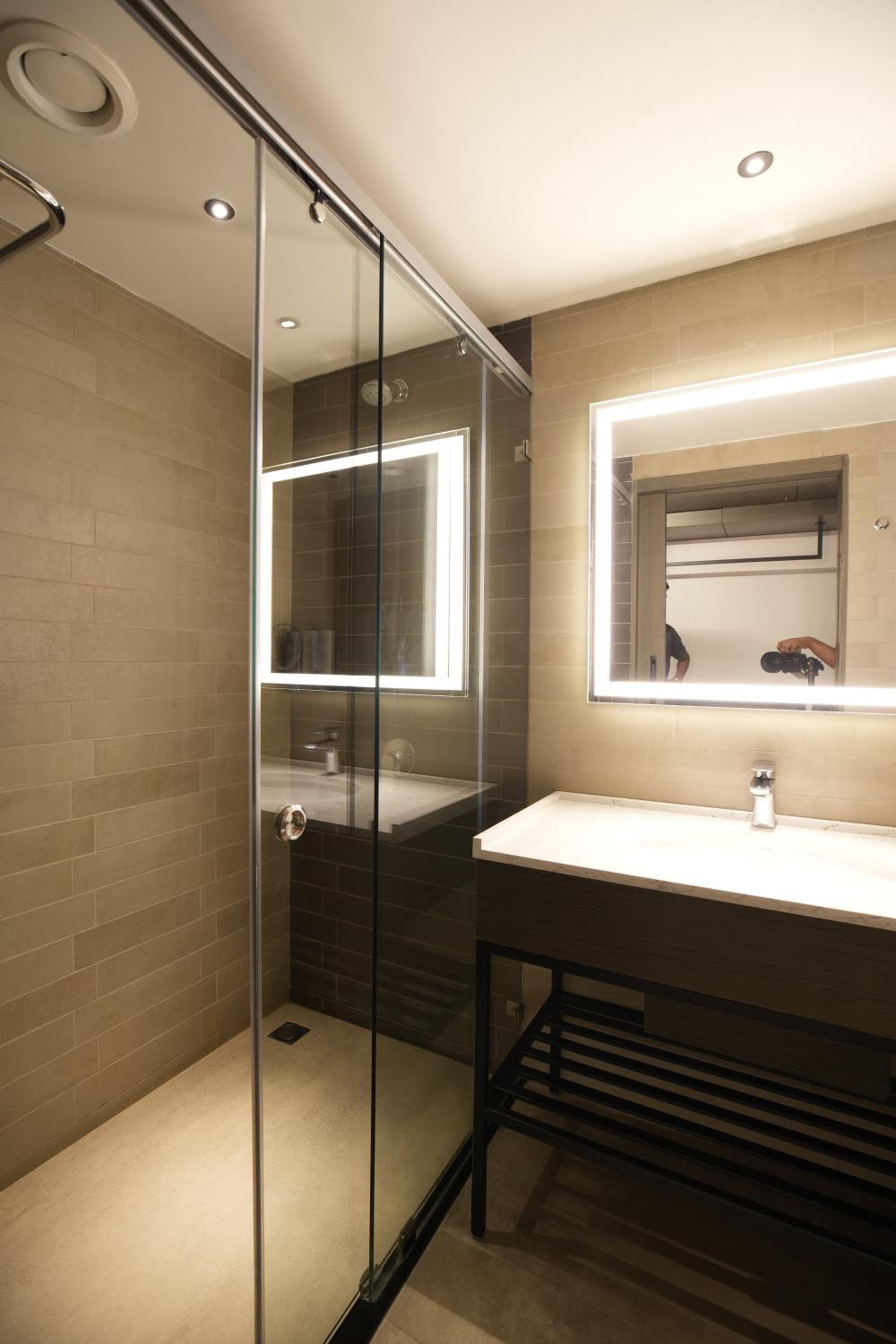 Premium Room:Enjoy 20% discount on Spa | 15% on discount F&B & Laundry | Happy Hour 5–7 PM (Select Beverages, Buy 1 Get 1 – In-house Guests Only). photo 3