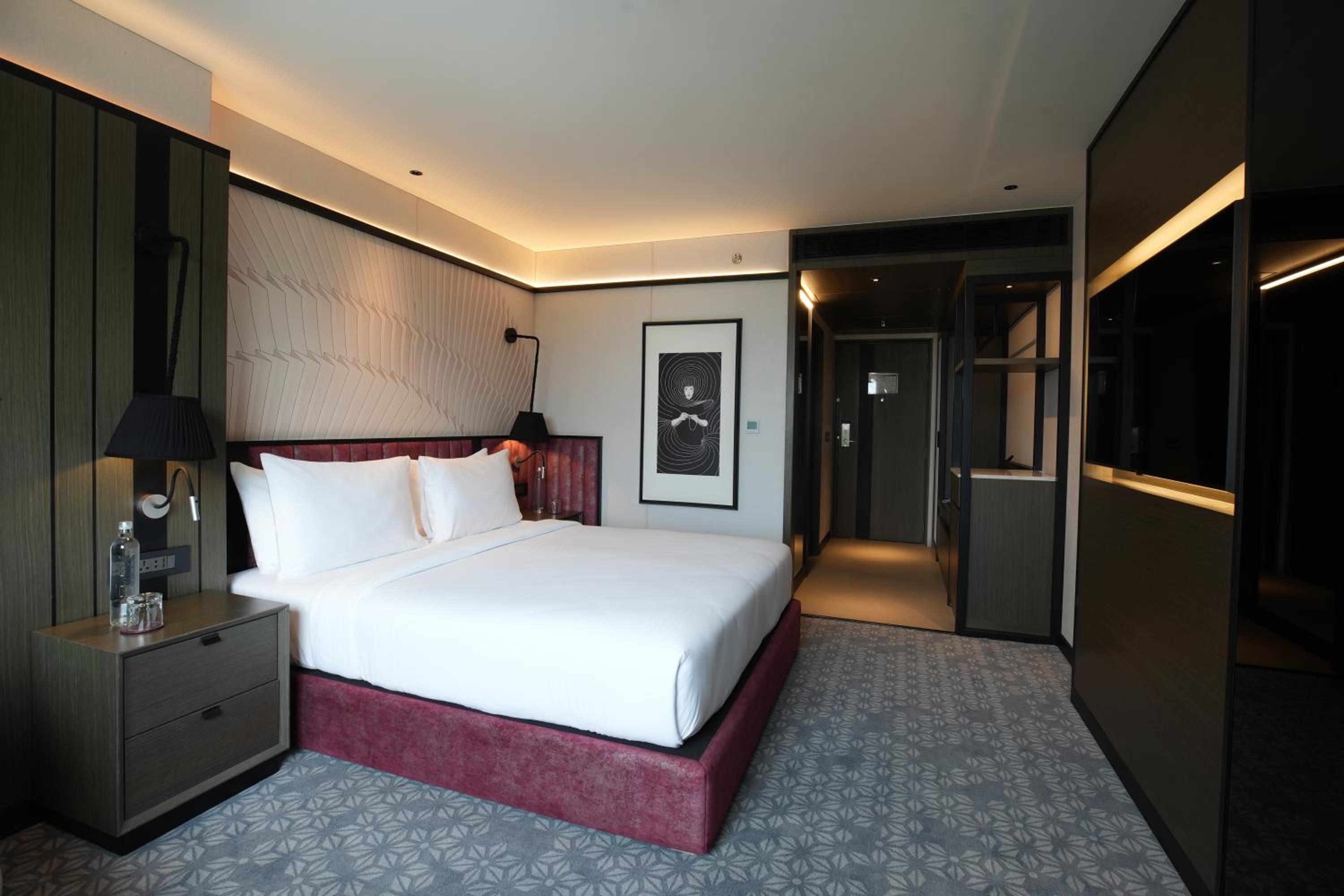 Premium Room:Enjoy 20% discount on Spa | 15% on discount F&B & Laundry | Happy Hour 5–7 PM (Select Beverages, Buy 1 Get 1 – In-house Guests Only). photo 1