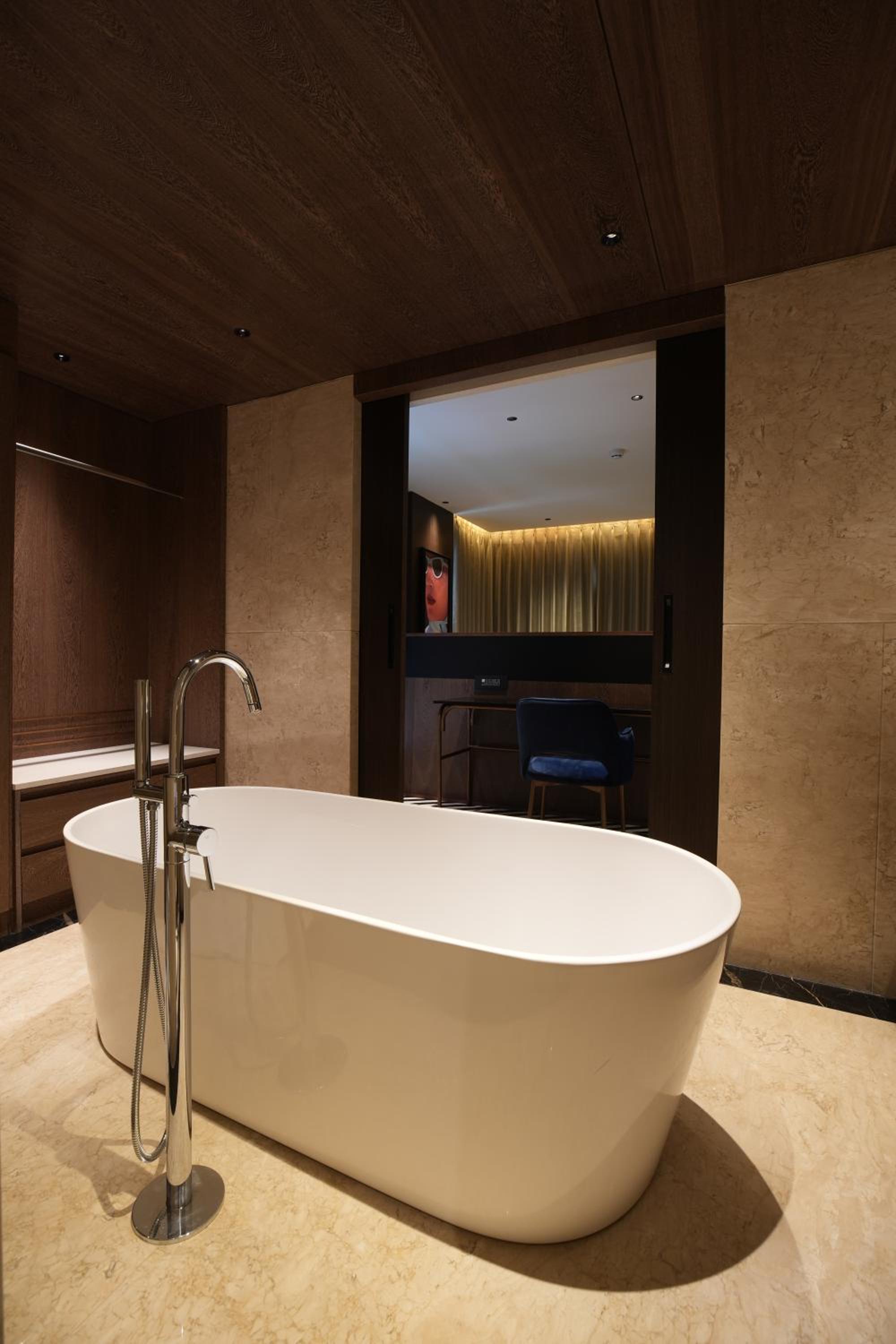 Suite:  Enjoy Complimentary bottle of wine per stay | Enjoy 20% discount on Spa | 15% on discount F&B & Laundry | Happy Hour 5–7 PM (Select Beverages, Buy 1 Get 1 – In-house Guests Only) photo 3