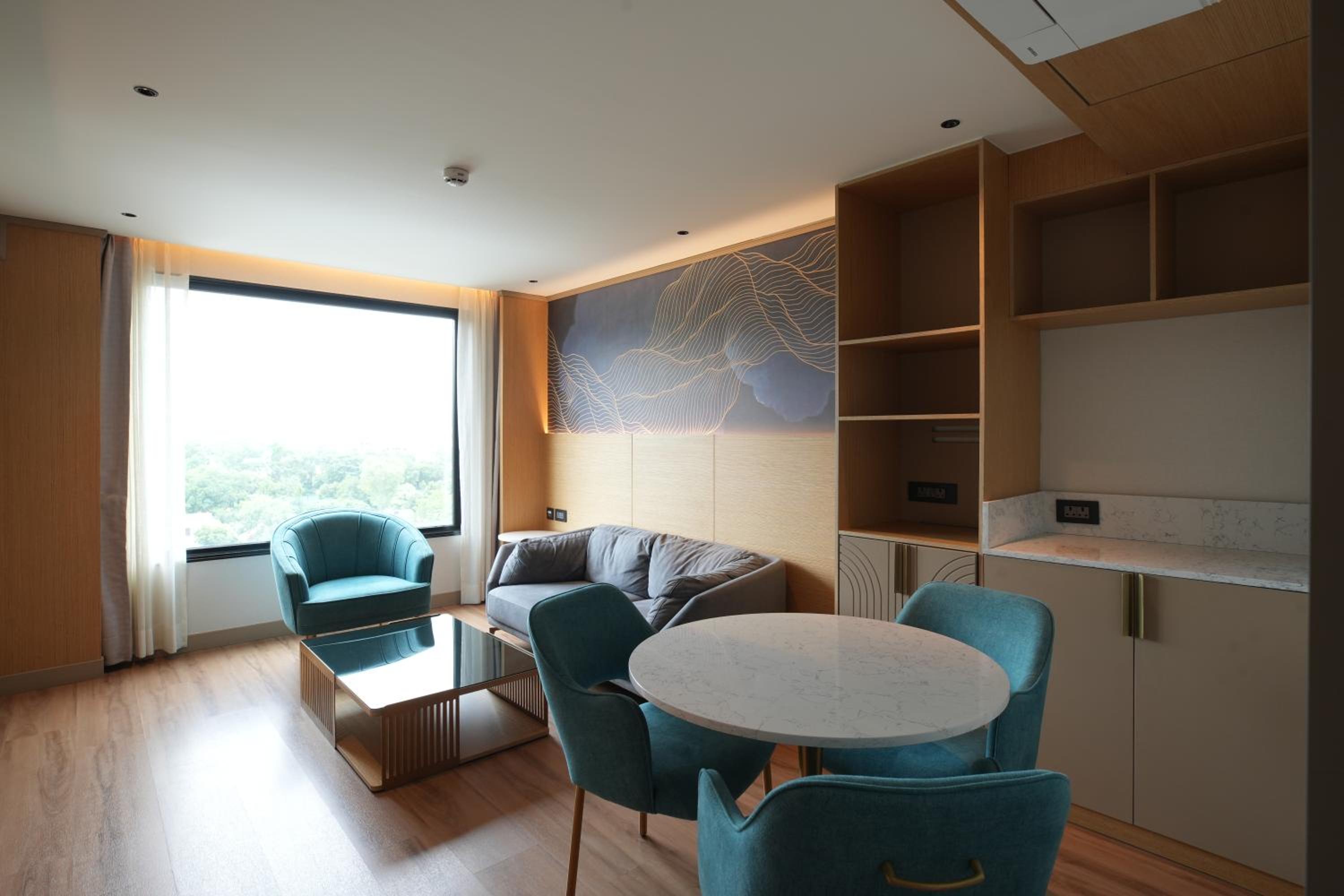 Junior Suite: Enjoy Complimentary bottle of wine per stay | Enjoy 20% discount on Spa | 15% on discount F&B & Laundry | Happy Hour 5–7 PM (Select Beverages, Buy 1 Get 1 – In-house Guests Only) photo 1