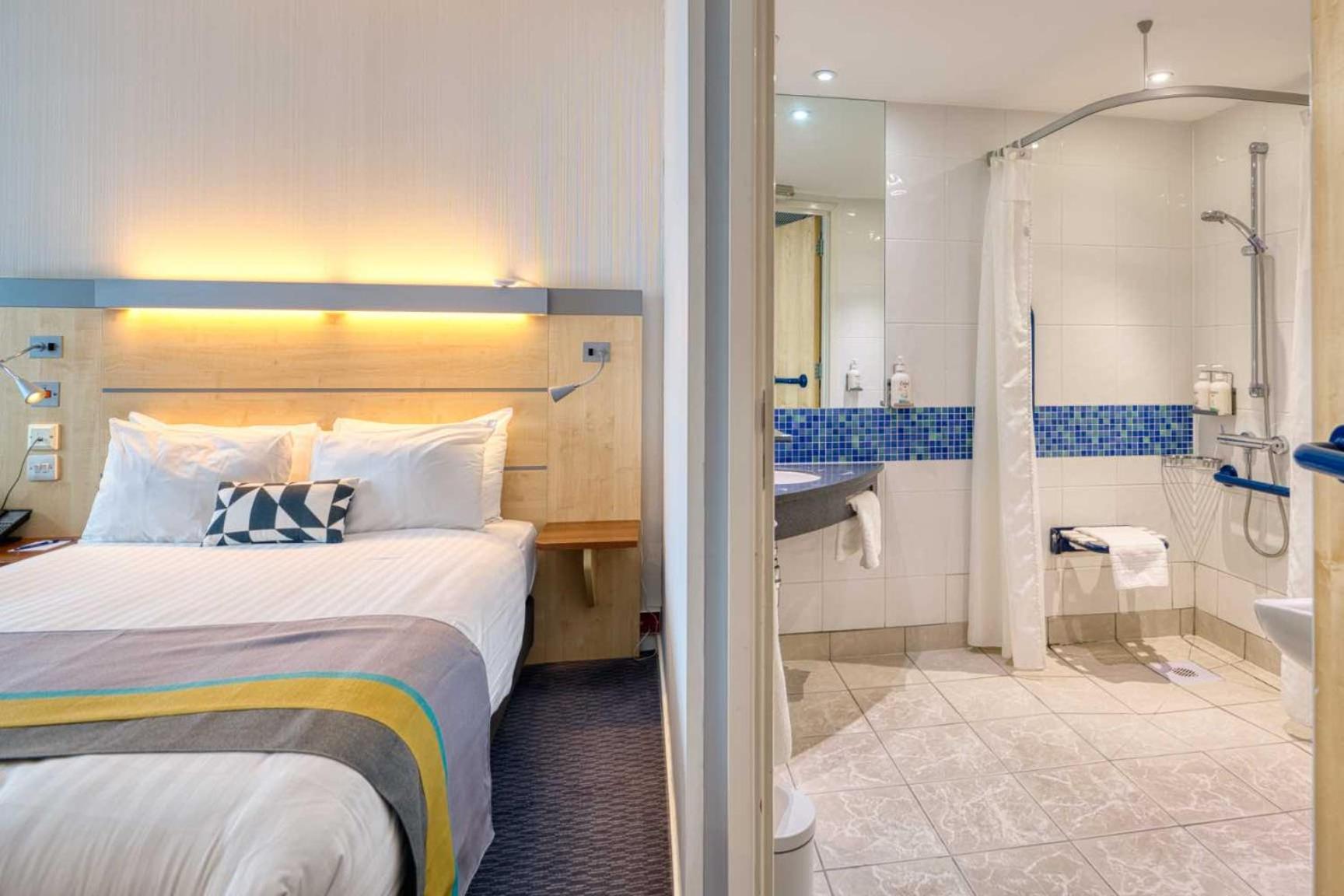 Double Room with Free Hot Breakfast - Accessible - Photo 5