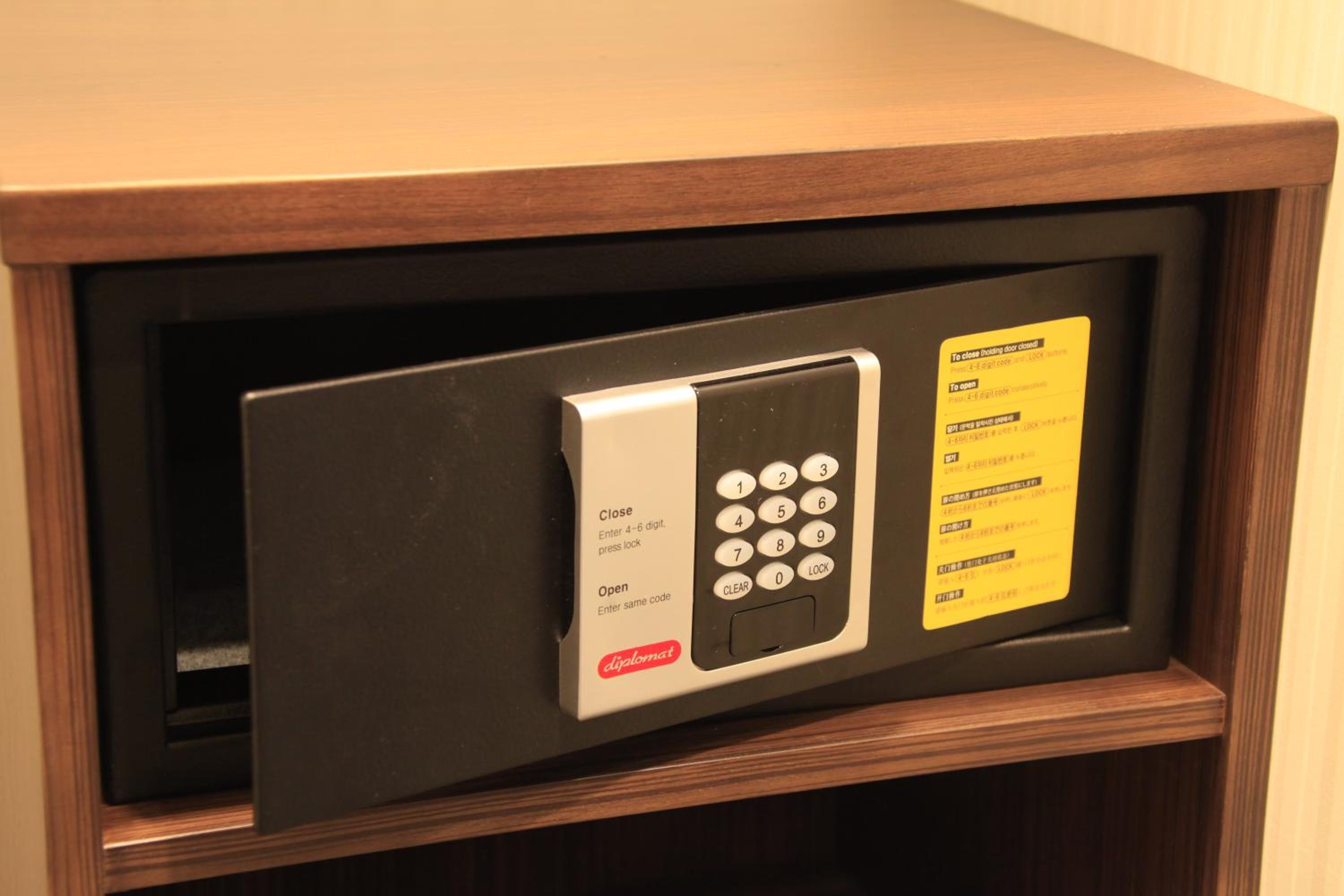 Superior Twin Room B [No Smoking] ※Extra beds will be provided depends on the number of adults. photo 3