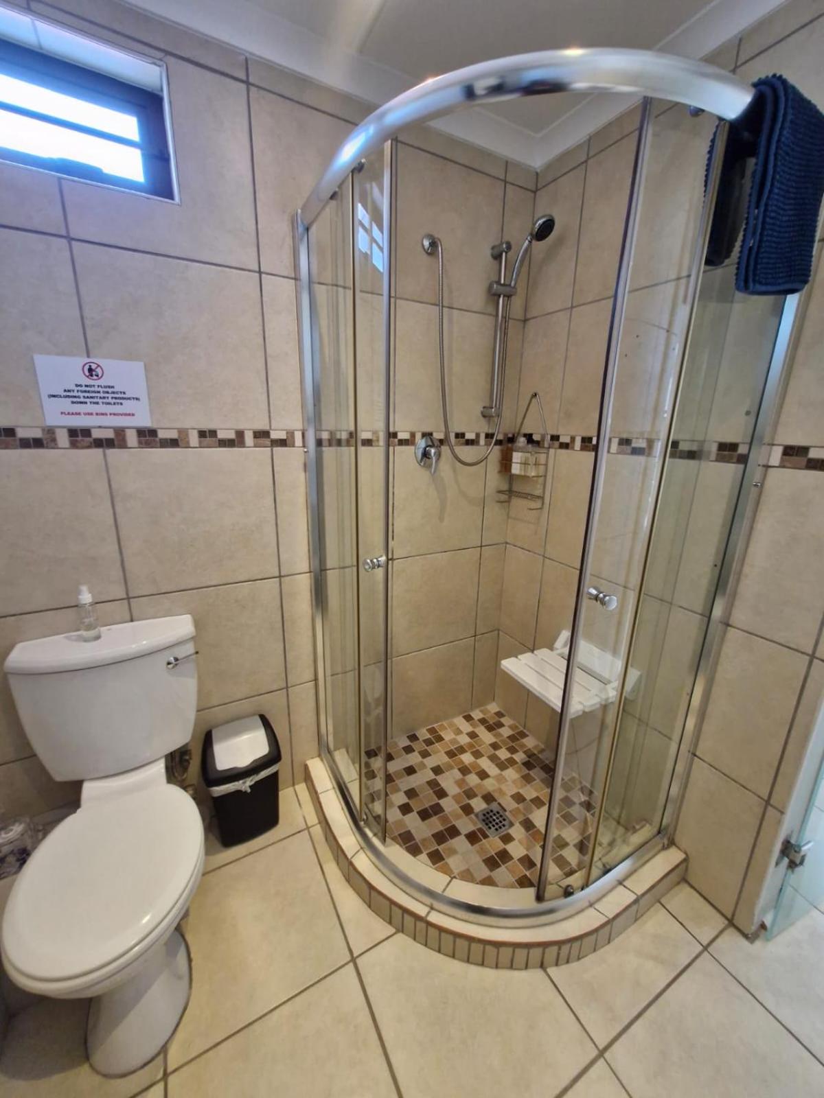 Studio Apartment with Balcony photo 3