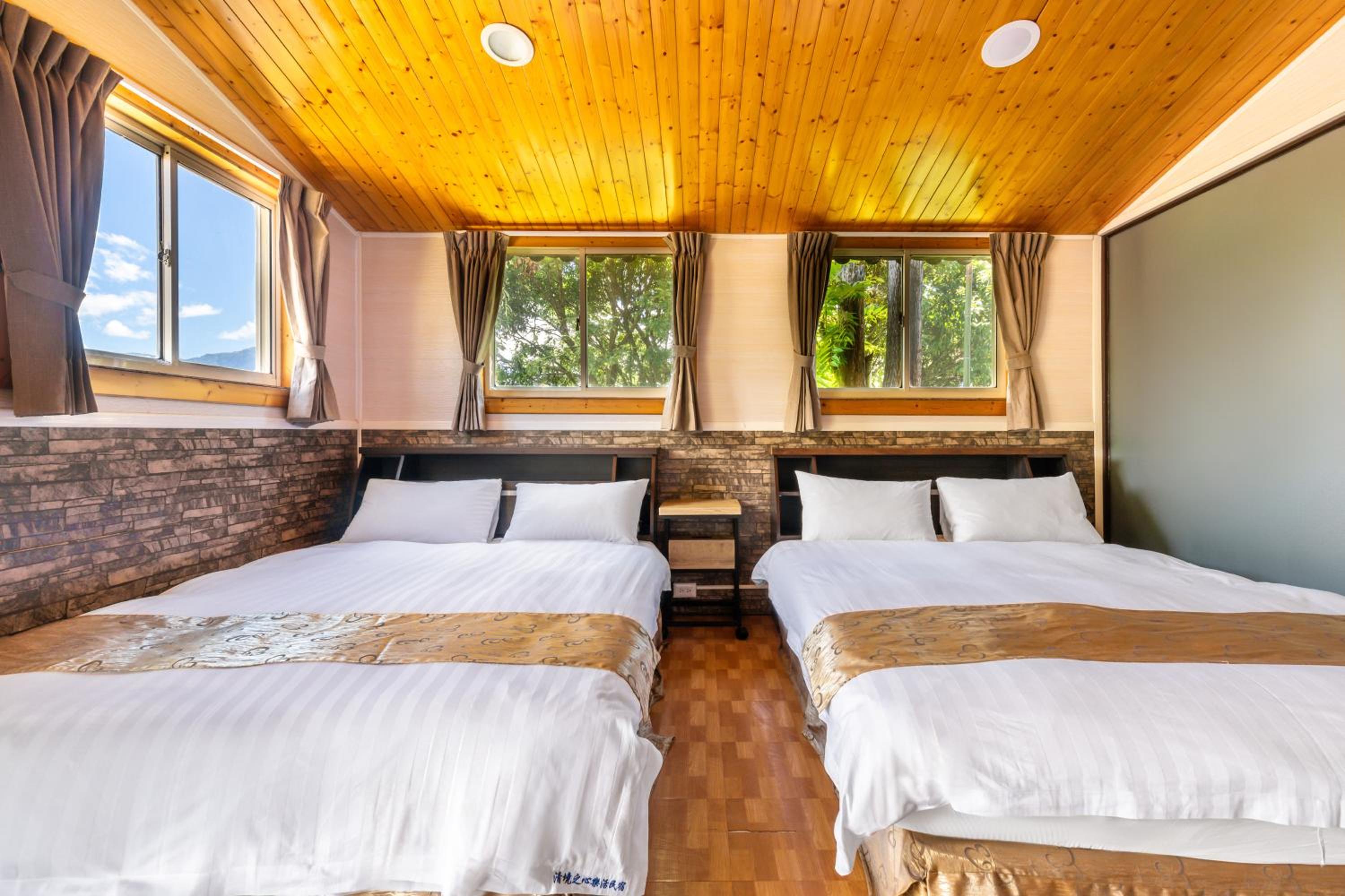 Quadruple Room with Balcony photo 3
