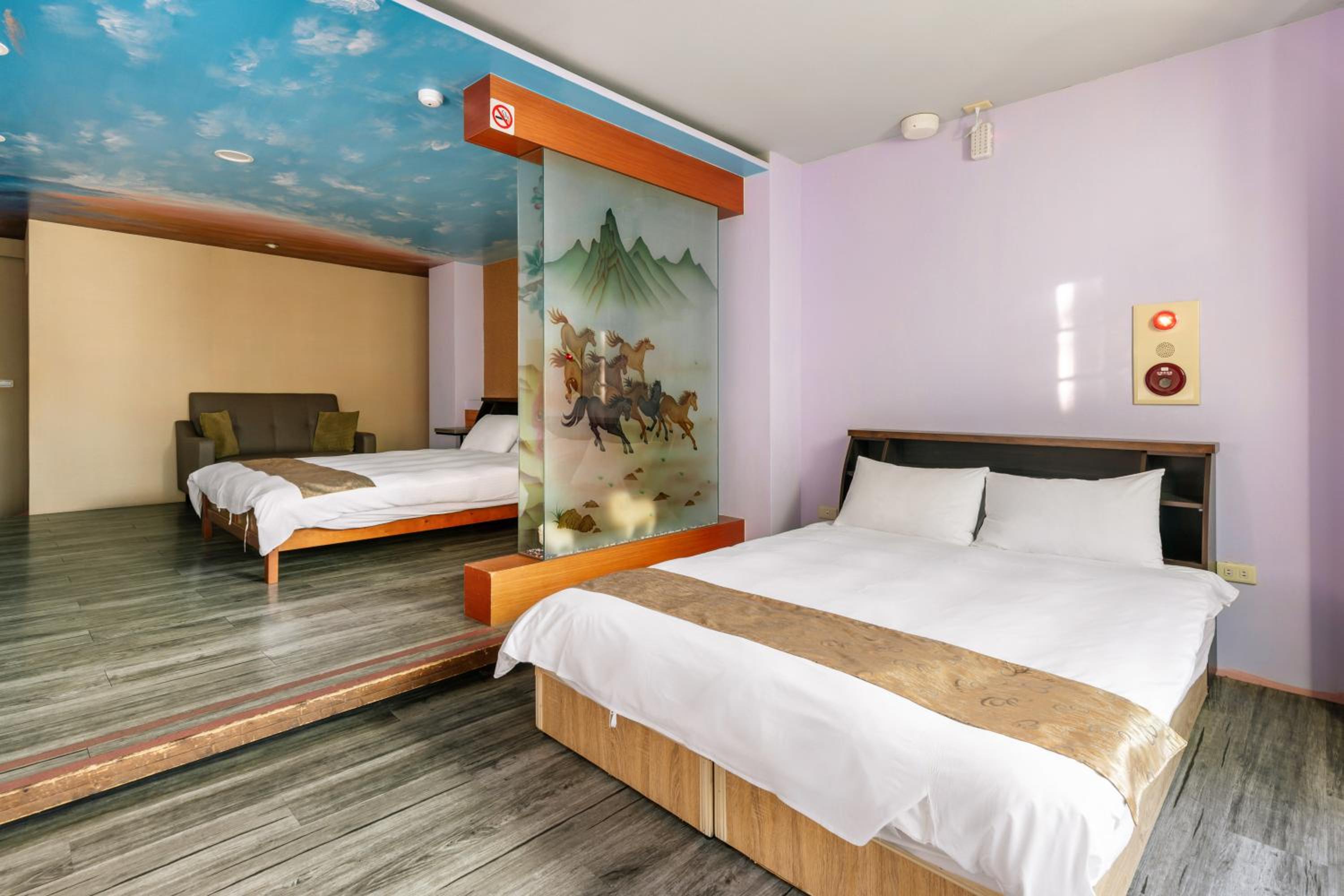 Quadruple Room with Bath photo 3