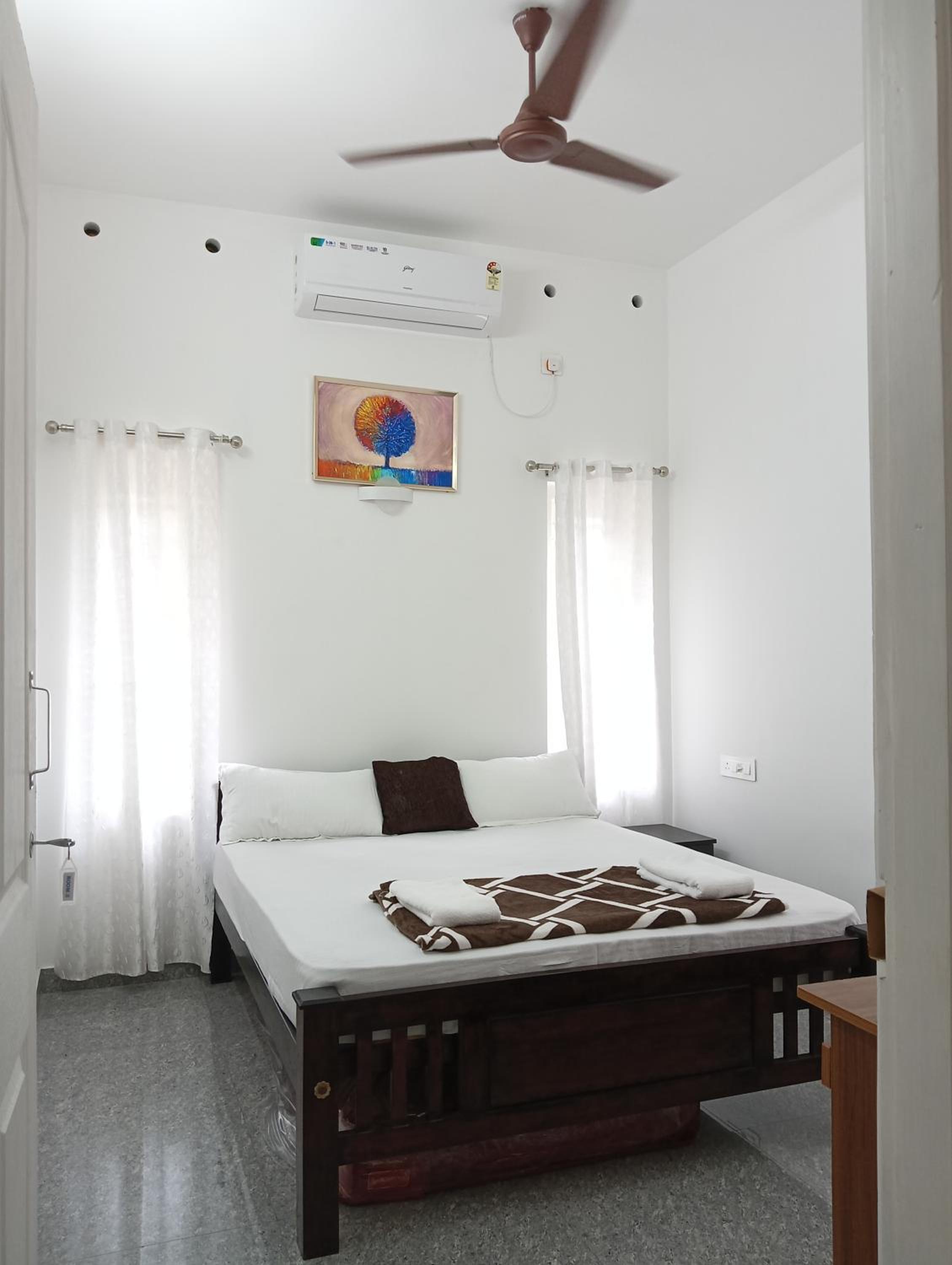 Family Room with Balcony photo 2