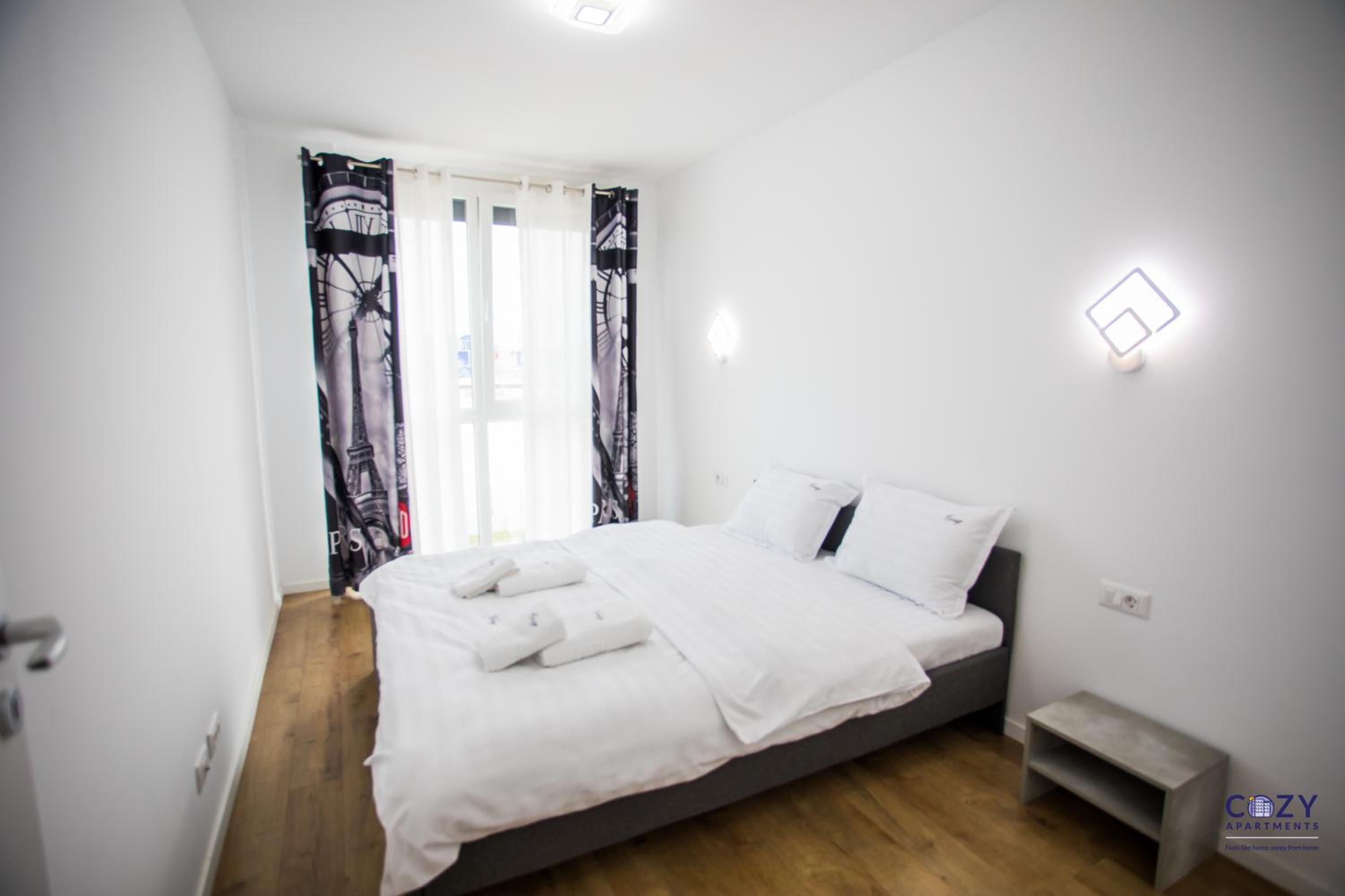 One-Bedroom Apartment photo 1