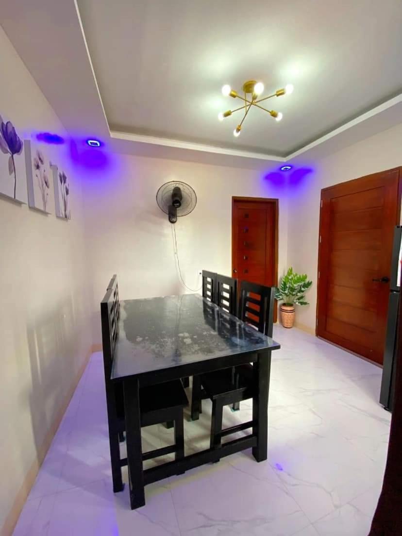 Family Room photo 3
