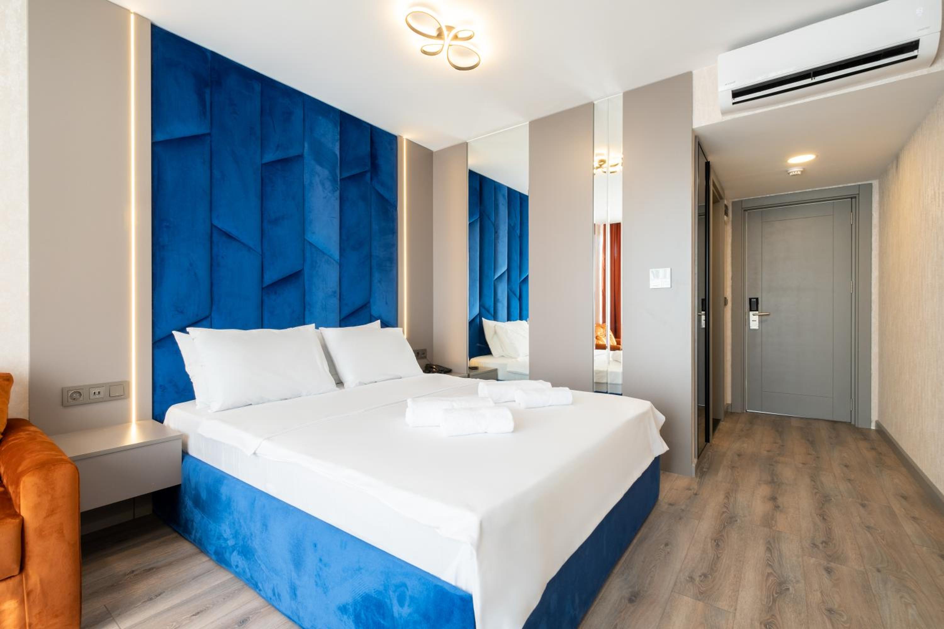 Budget Double Room photo 2
