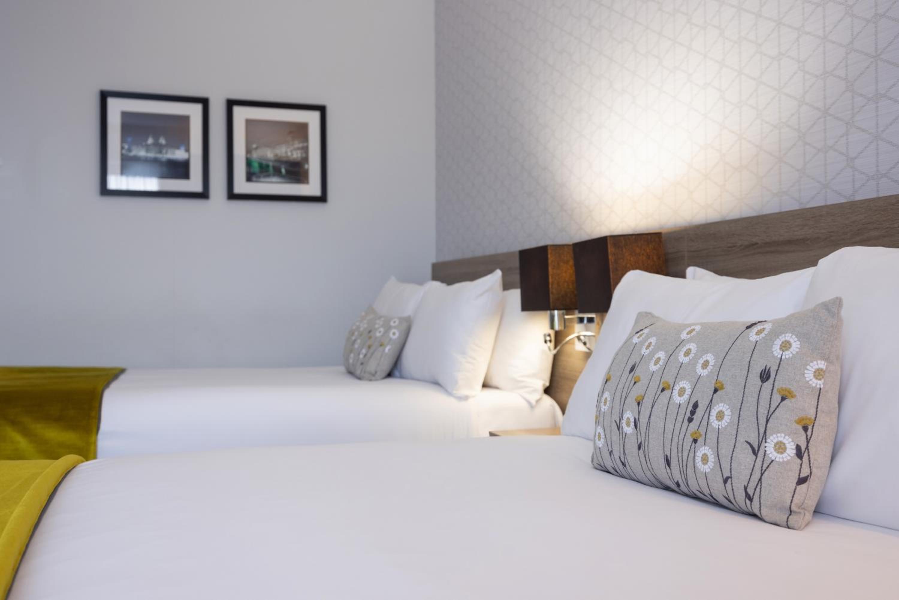 Standard Double Room with Two Double Beds - Photo 1