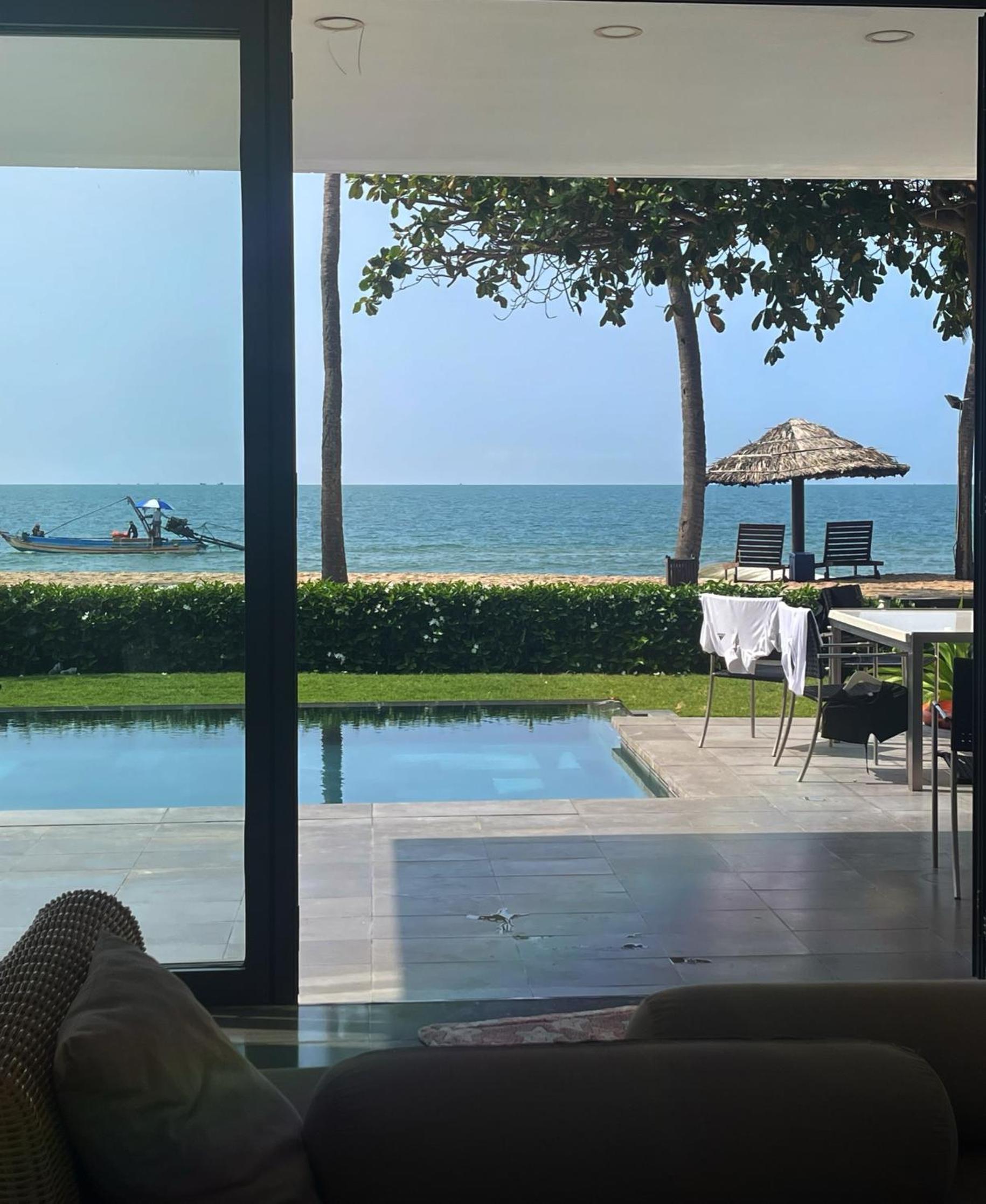 Villa - Beach Front photo 2