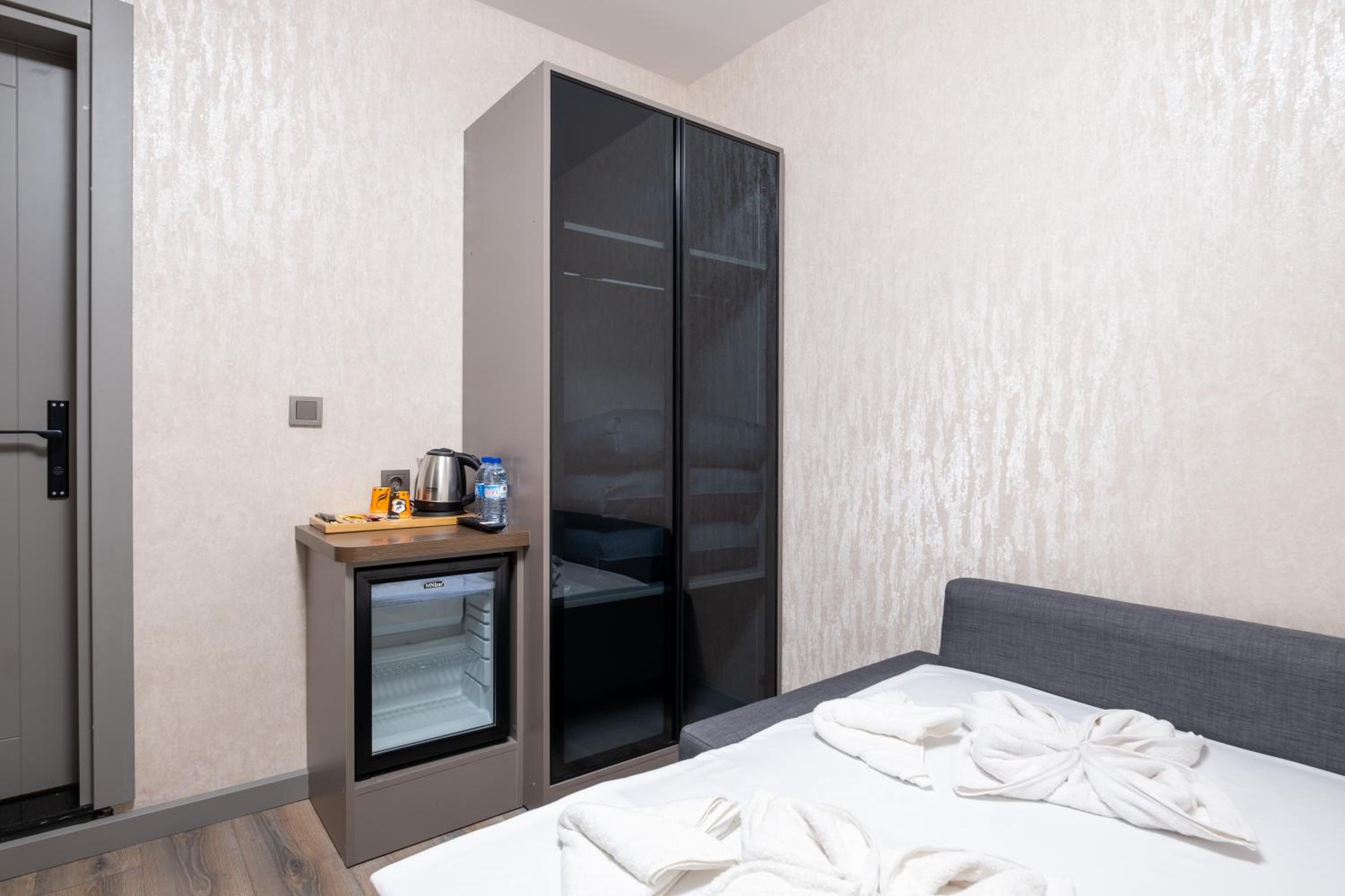 Superior Triple Room with Sea View photo 3