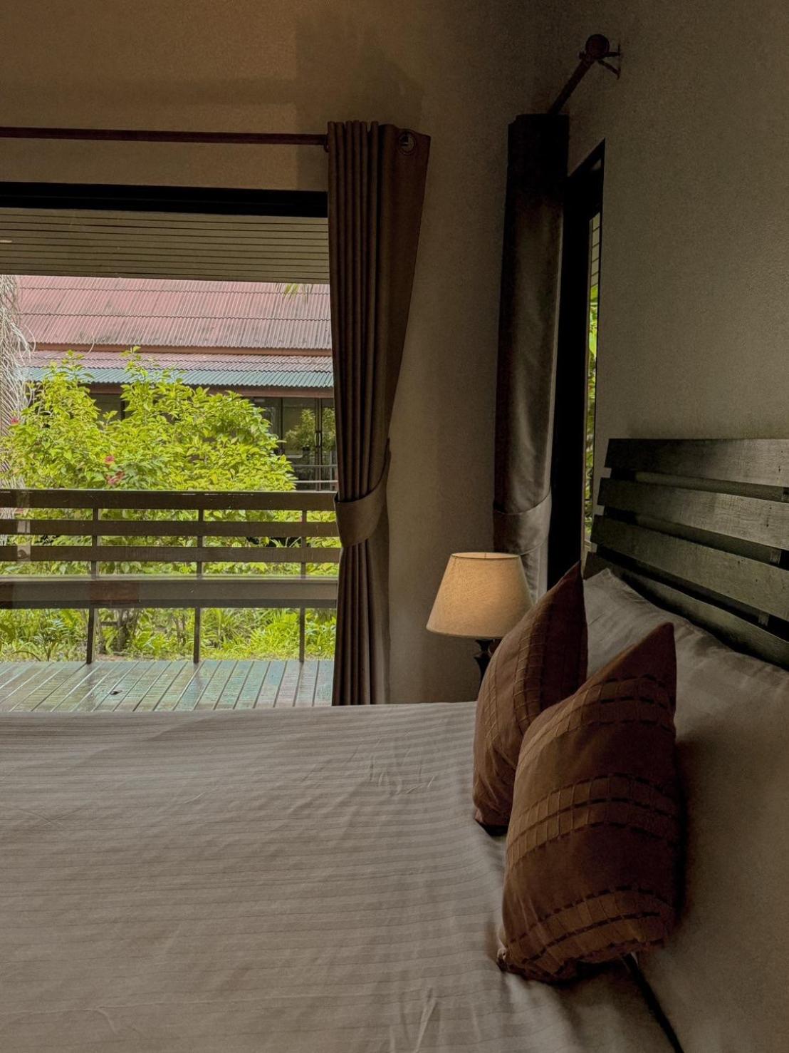 Canal Side Double Room - Photo 4