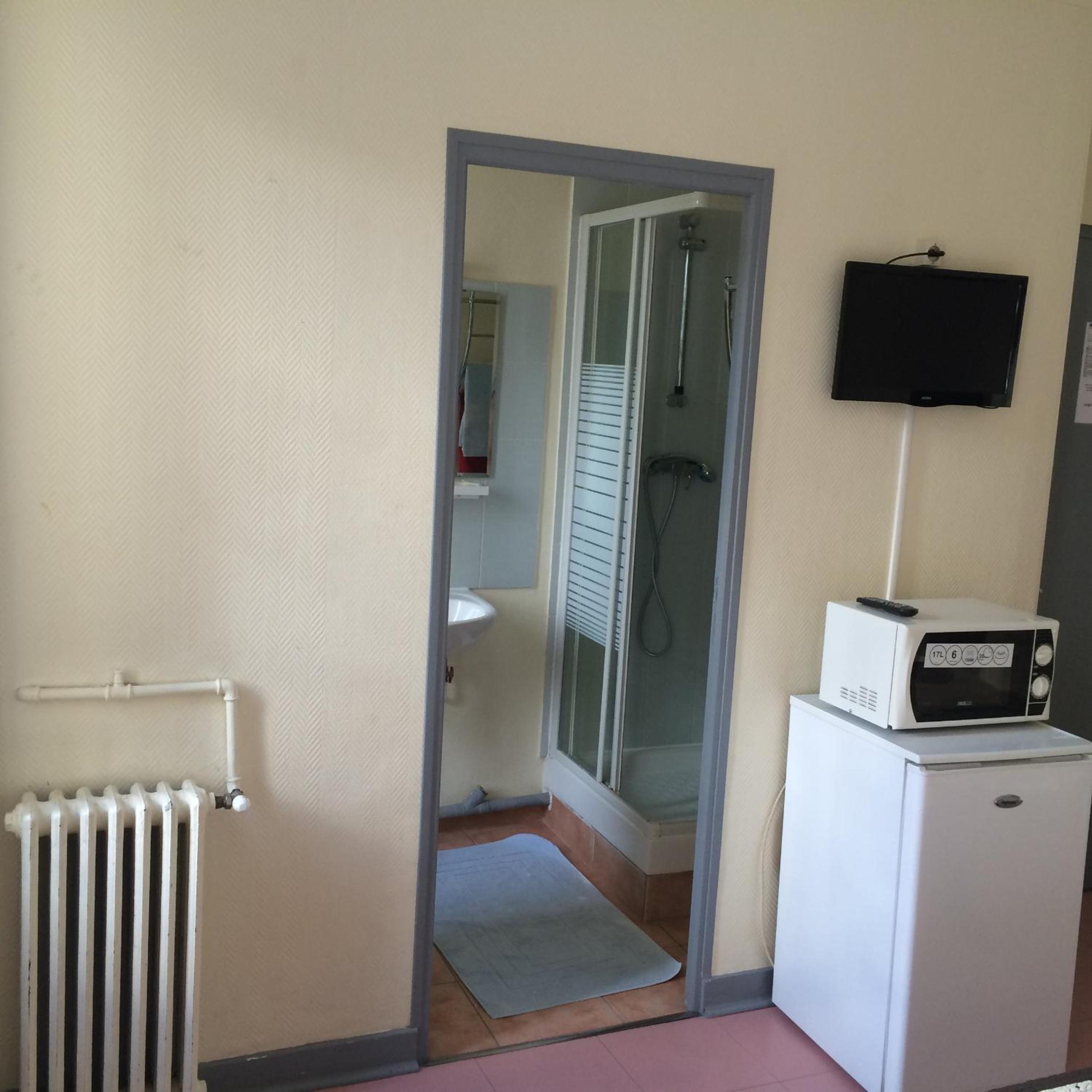 Twin Room with Bathroom photo 3
