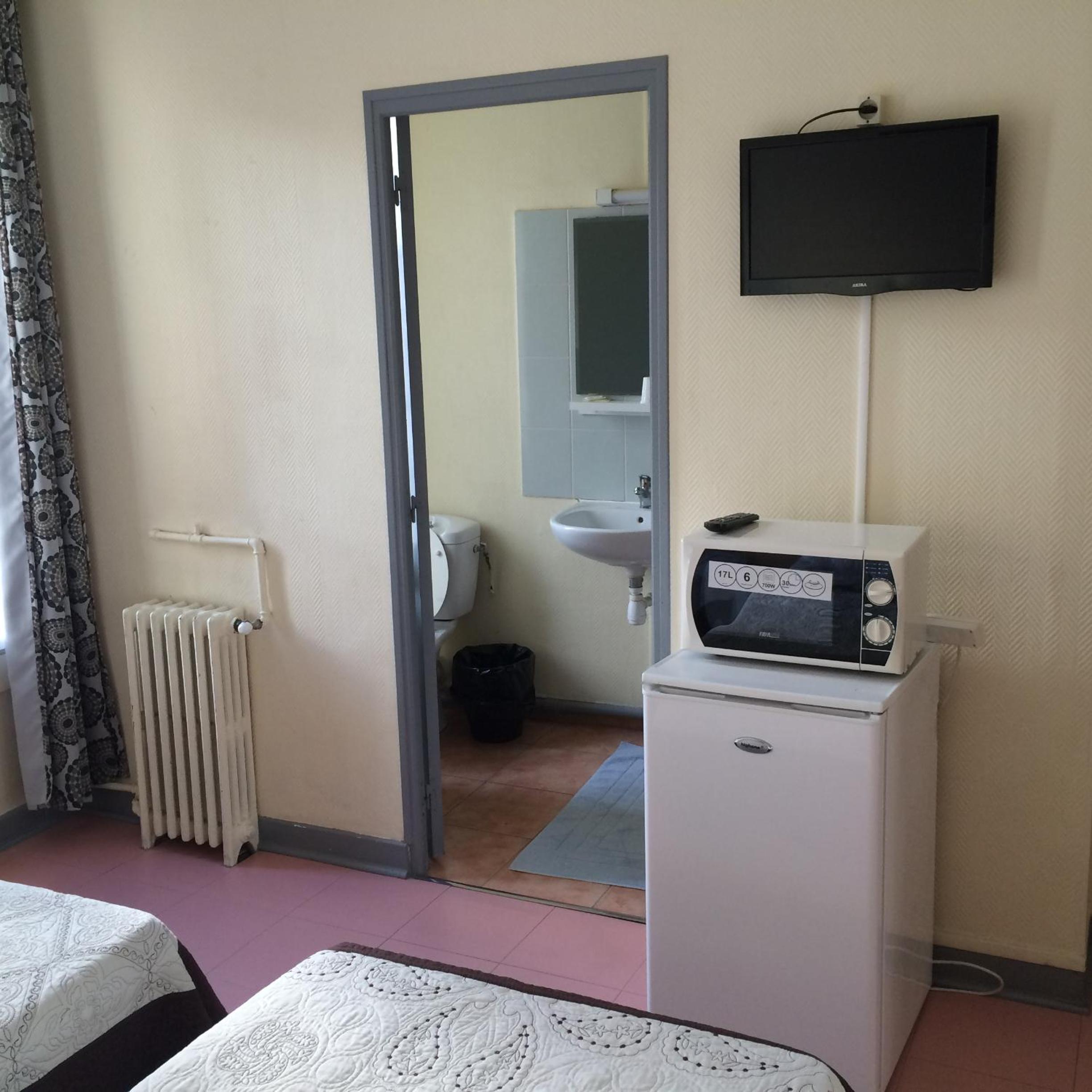 Twin Room with Bathroom photo 3