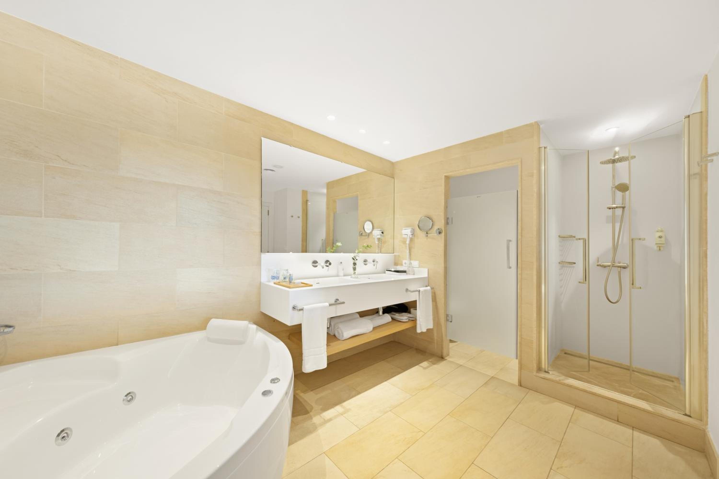 Suite with Terrace with Sea View thumbnail 5