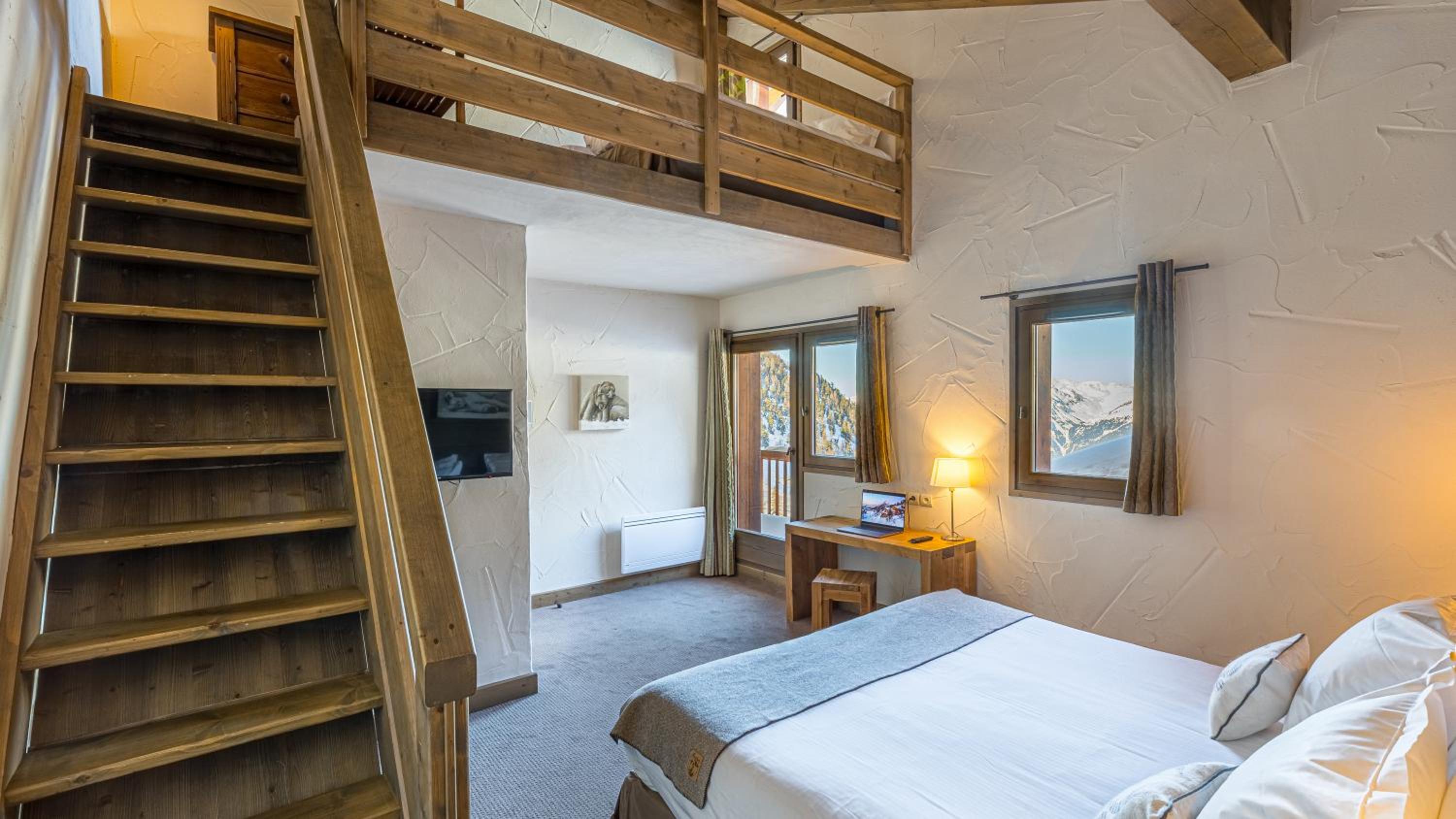 Junior Suite Mezzanine photo 3