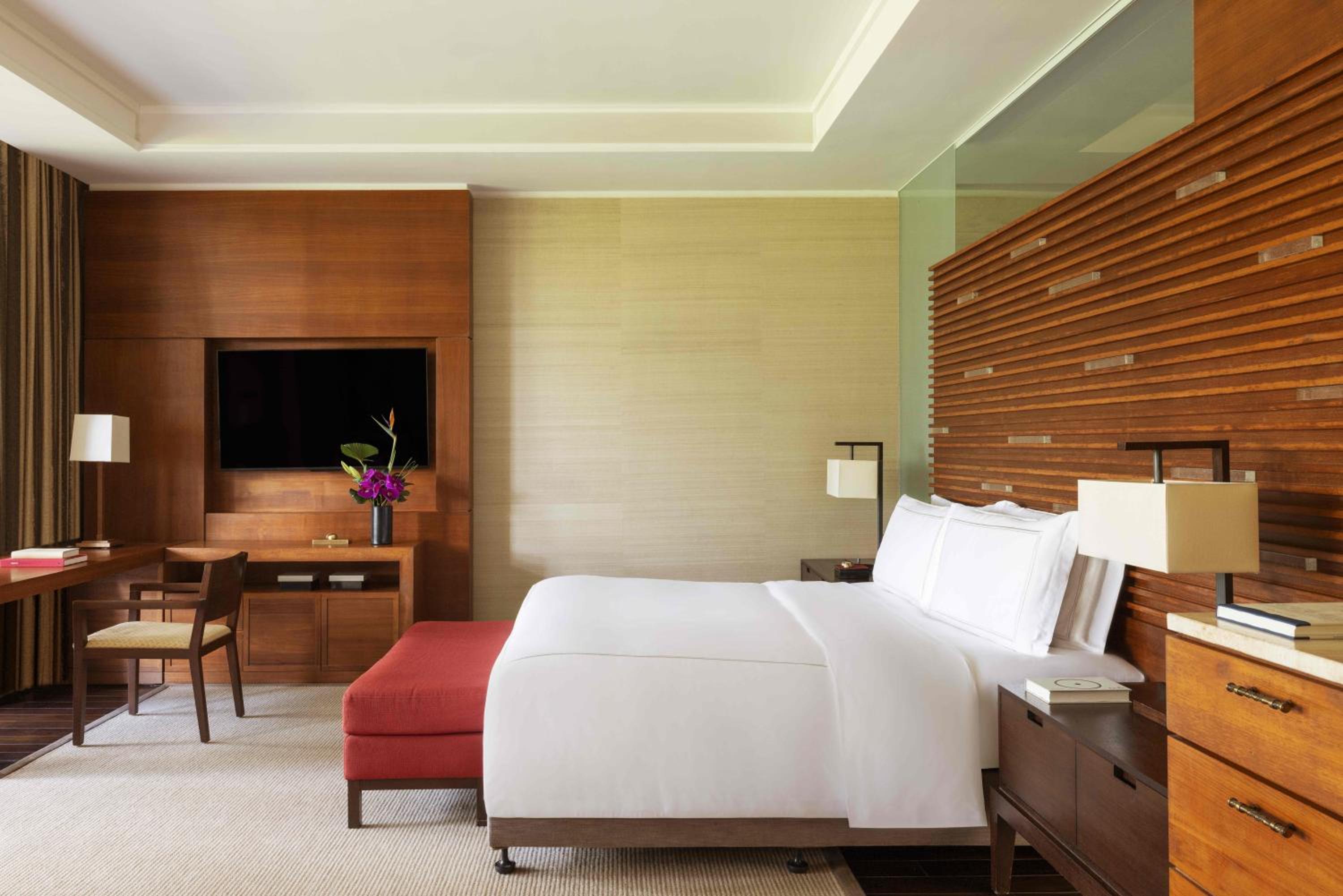 Oasis King Room - Photo 7