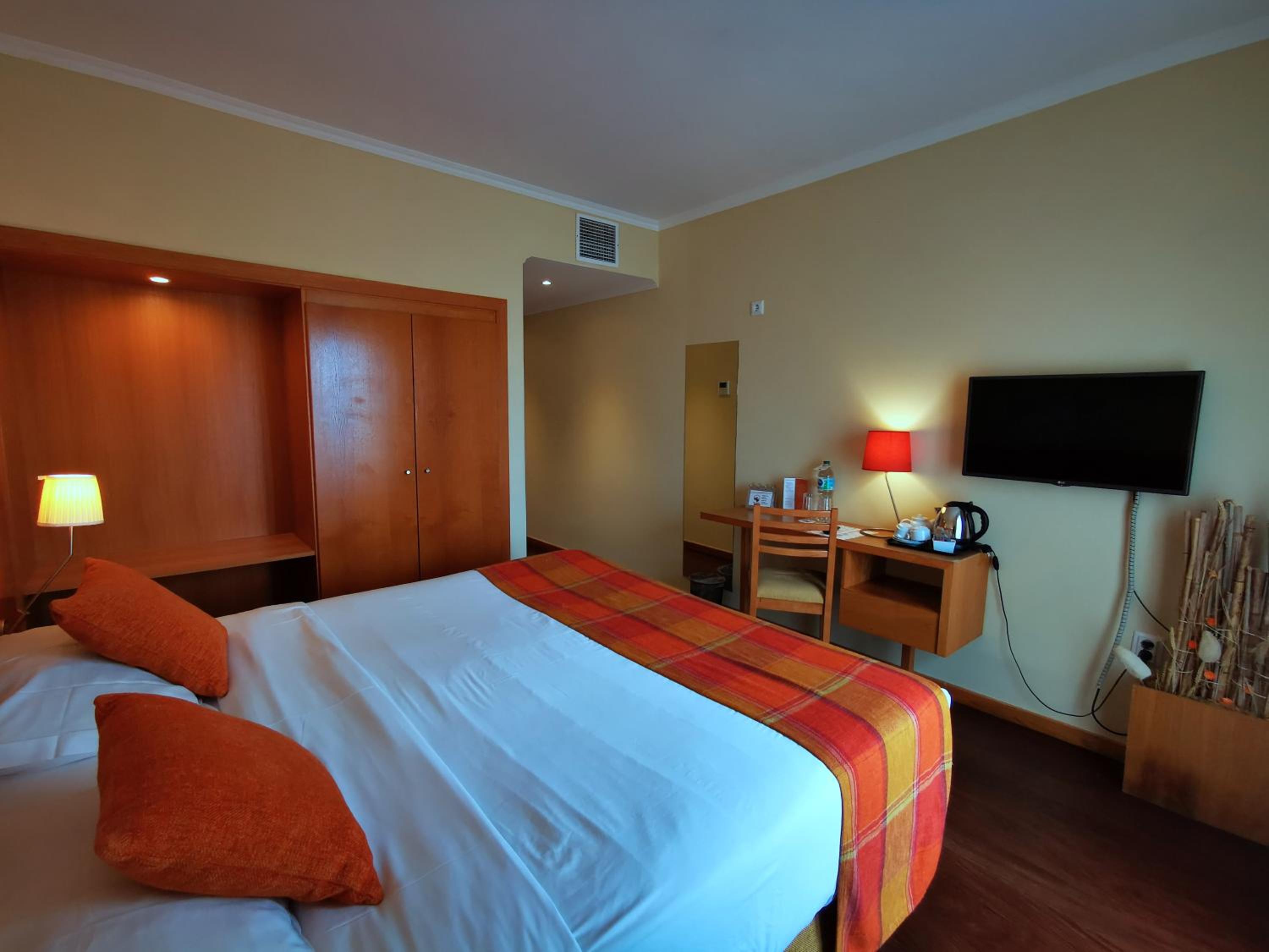 Double Or Twin Room - Photo 1