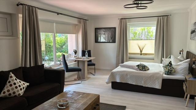 Large Double Room photo 1