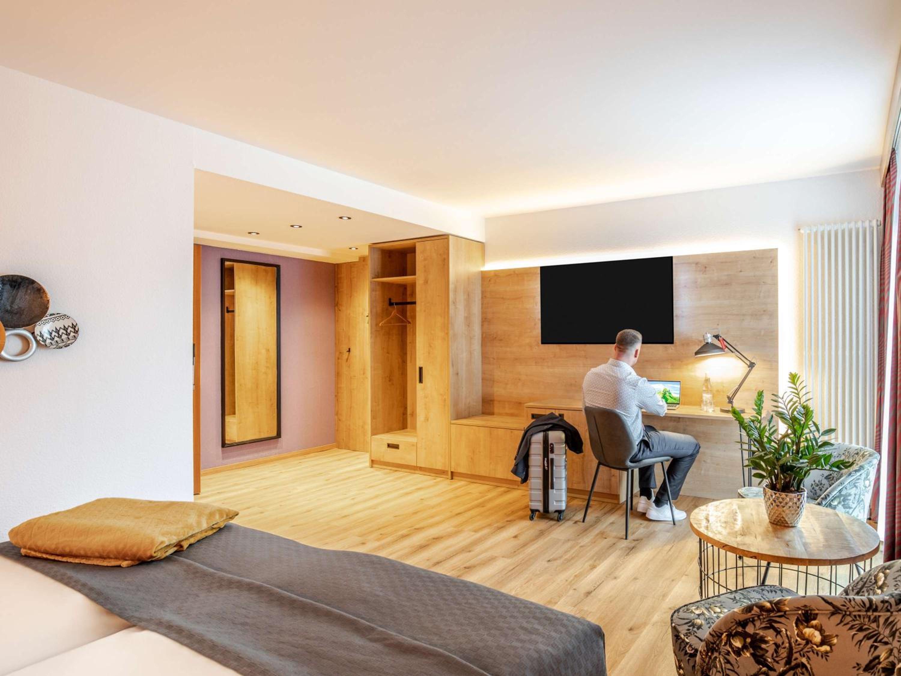 Accessible Twin Room photo 2