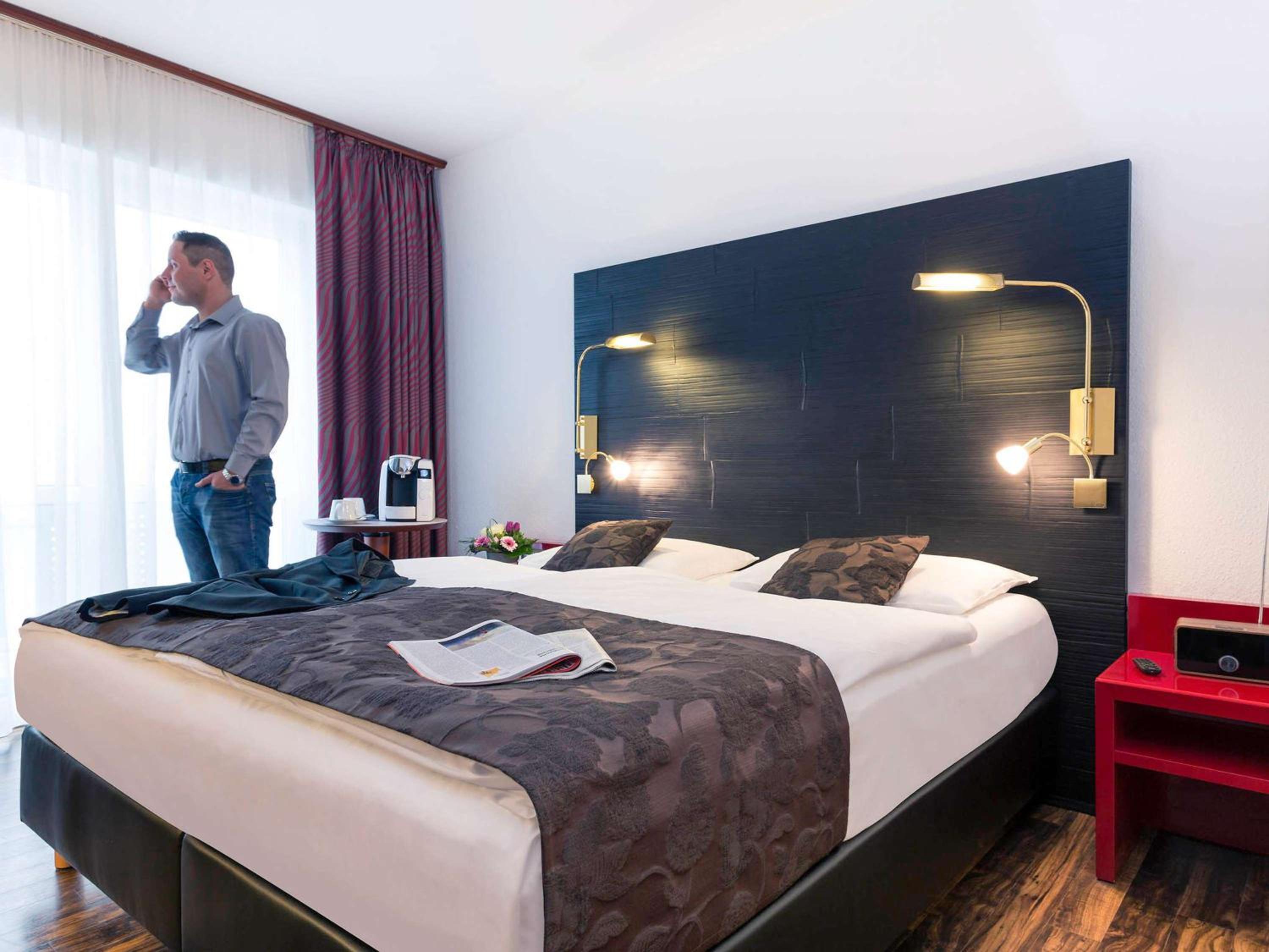 Classic King Room with Courtyard View - Photo 7