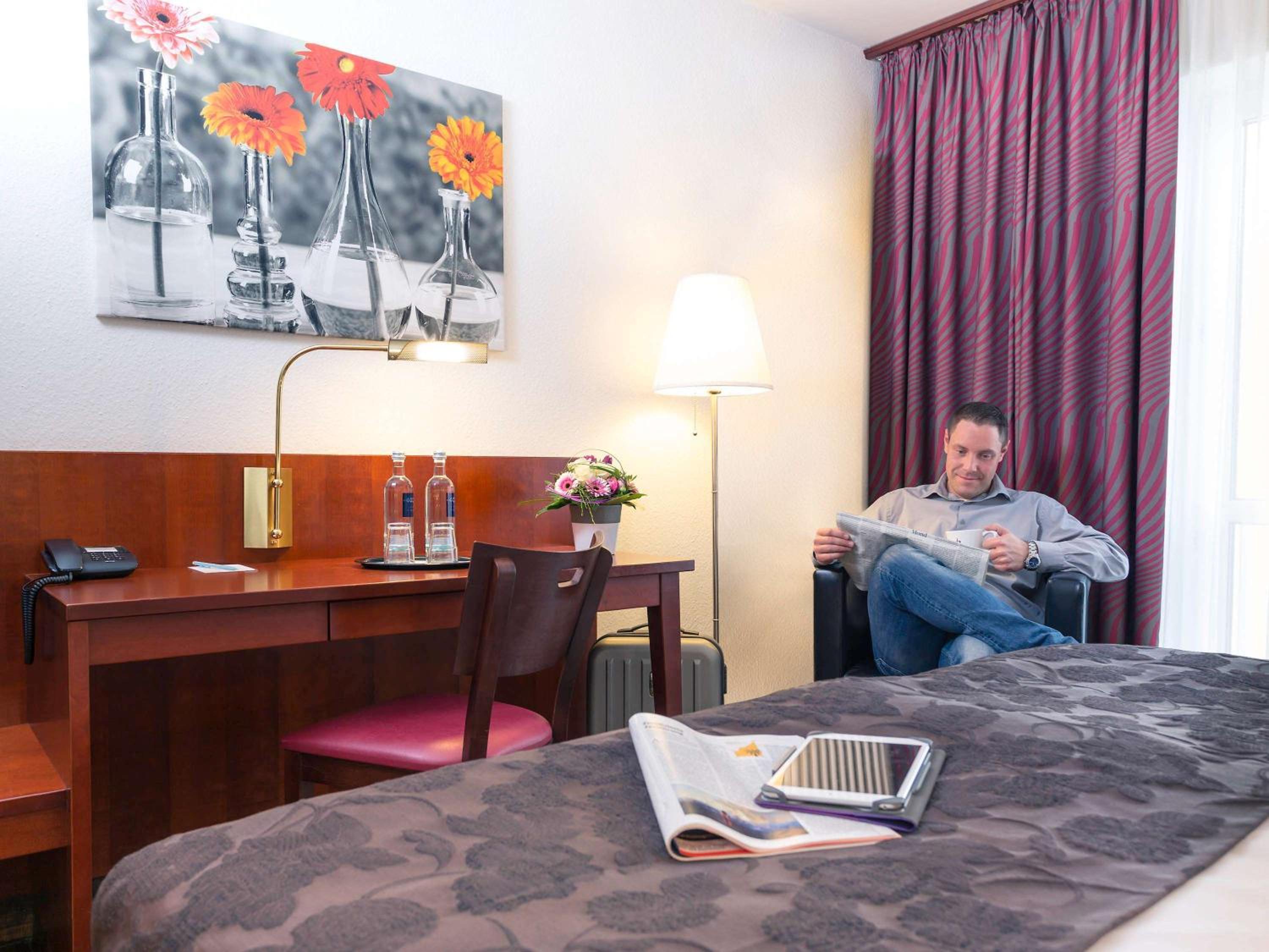 Classic King Room with Courtyard View - Photo 3