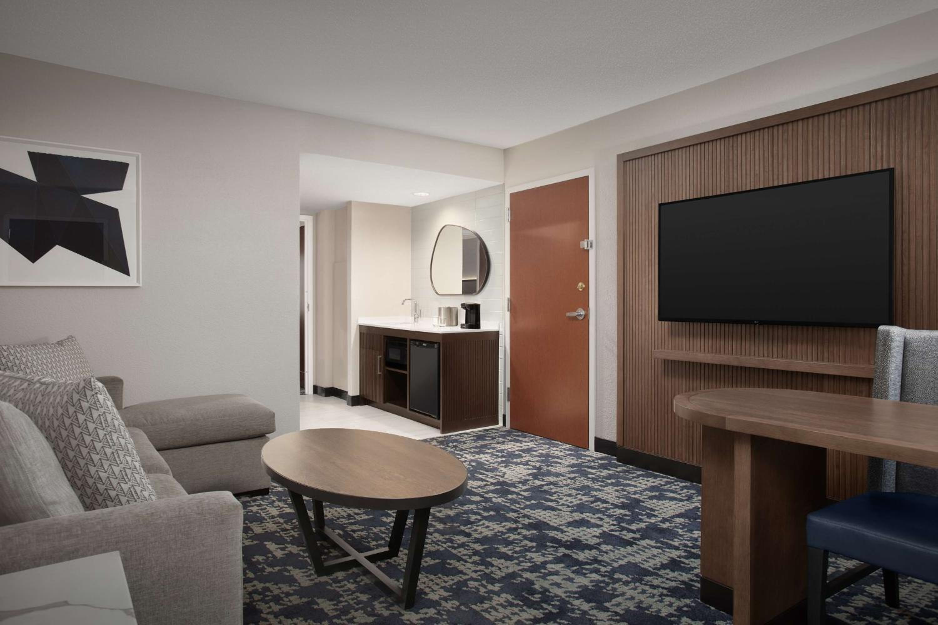 Suite with Two Double Beds - Non-Smoking - Photo 1