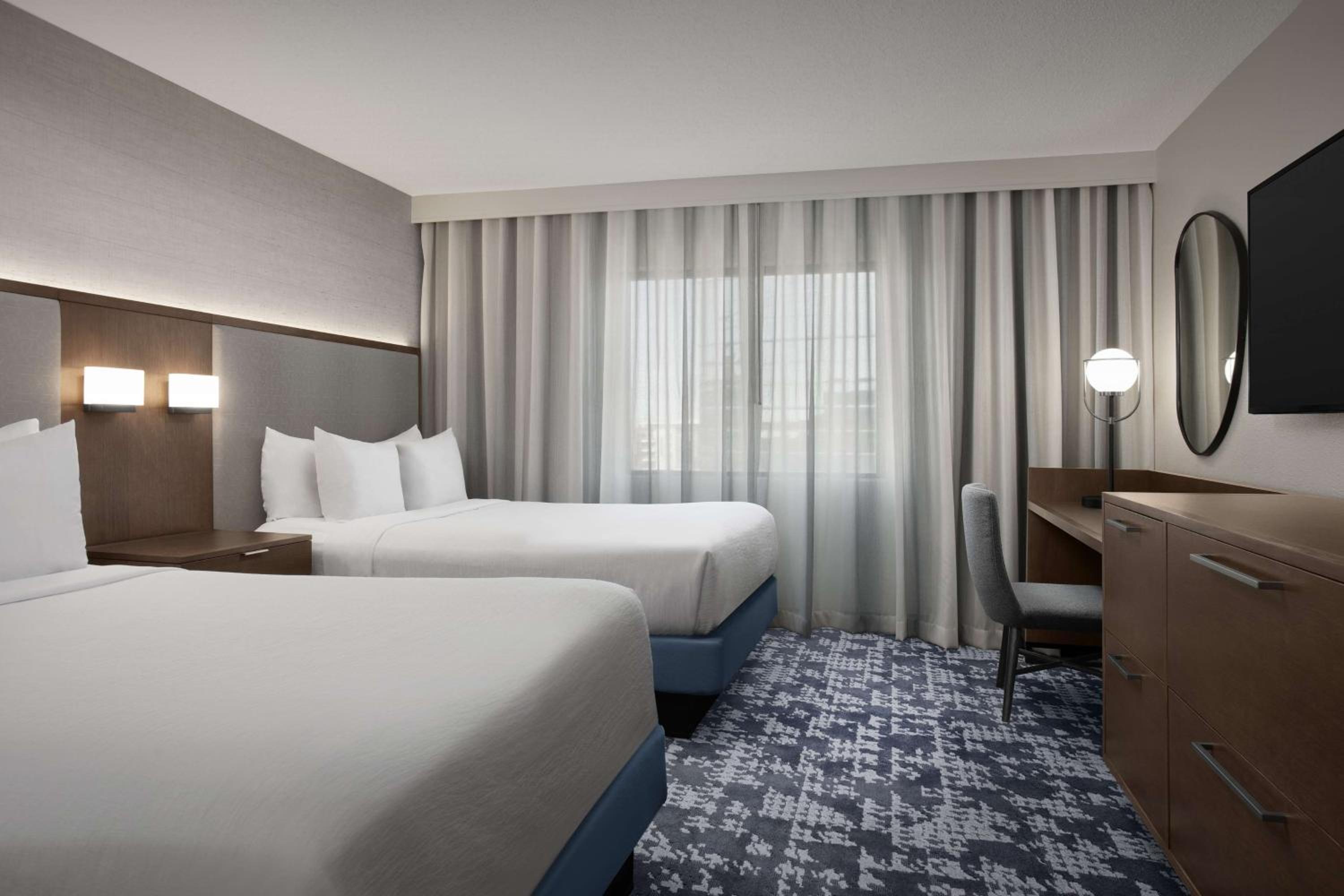 Suite with Two Double Beds - Non-Smoking - Photo 7