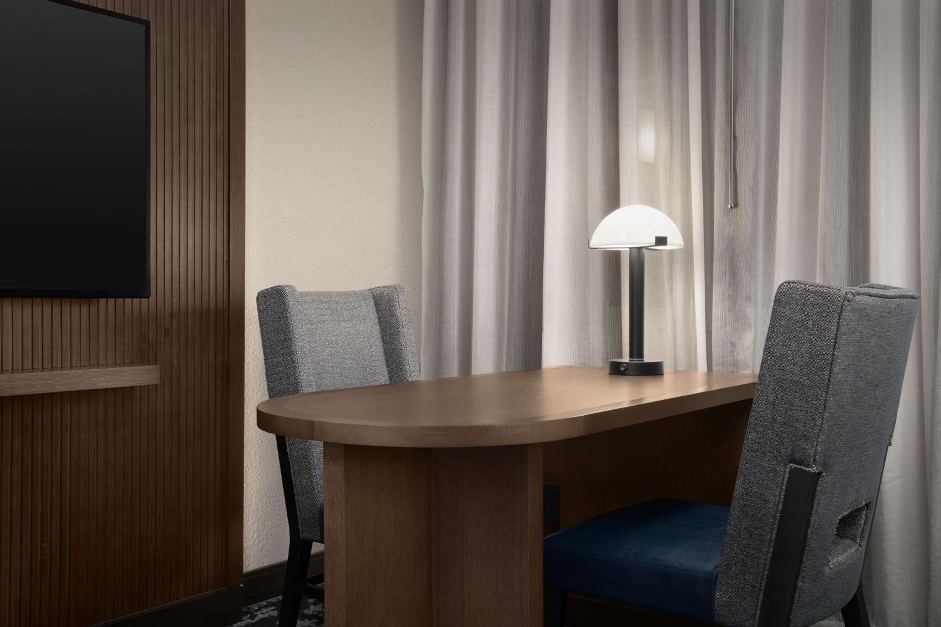 Suite with Two Double Beds - Non-Smoking - Photo 2