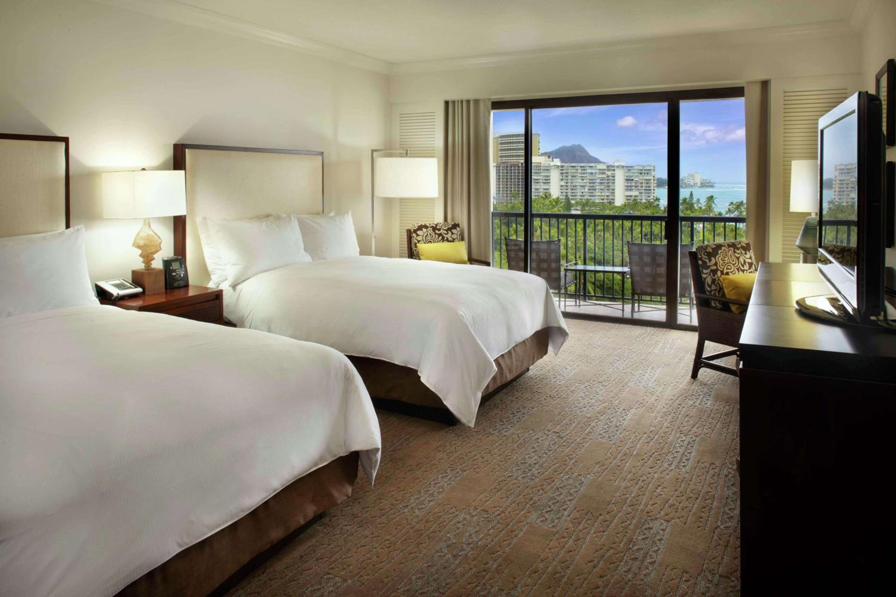 Ali'i Tower Ocean View with Two Double Beds