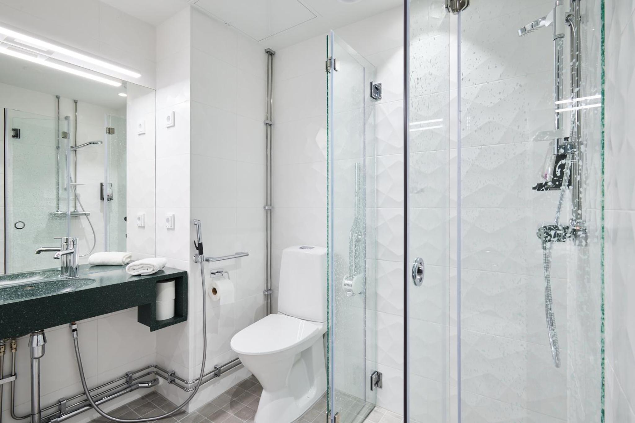 Twin Room - Disability Access photo 2