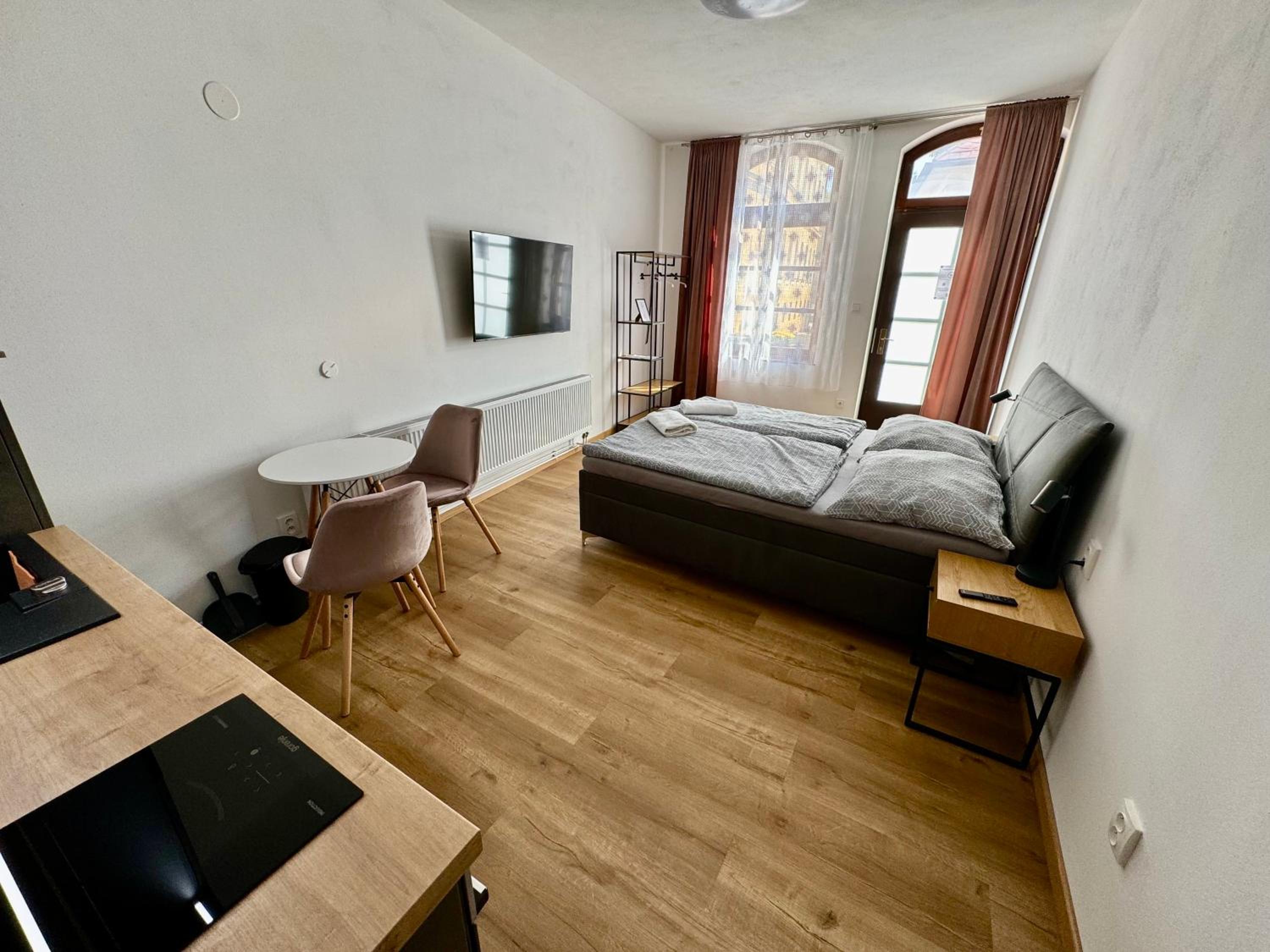 One-Bedroom Apartment - Photo 15